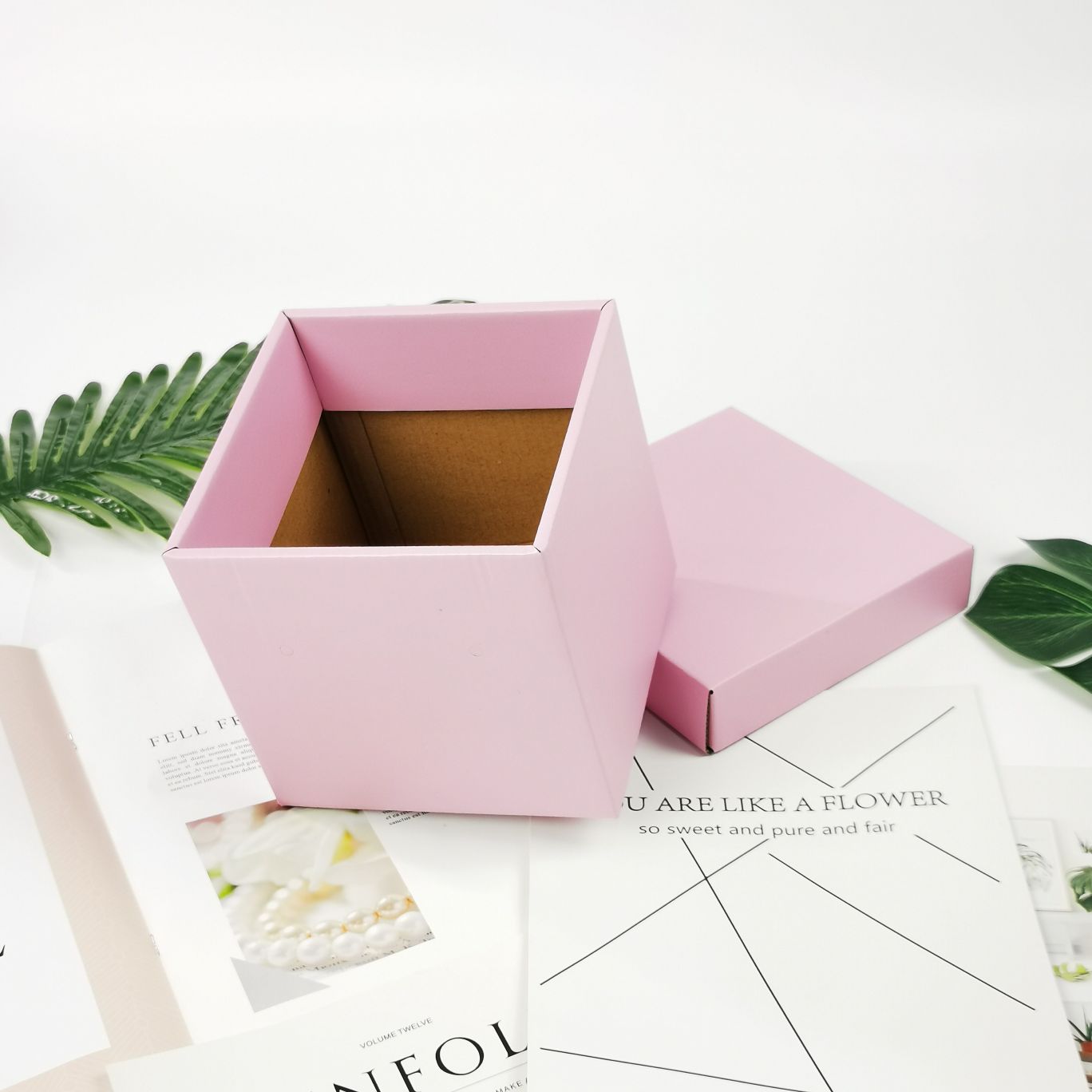 Pink square corrugated box, gift box, wedding candy box, snack box, present box, storage box, birthday gift box Application Scenario