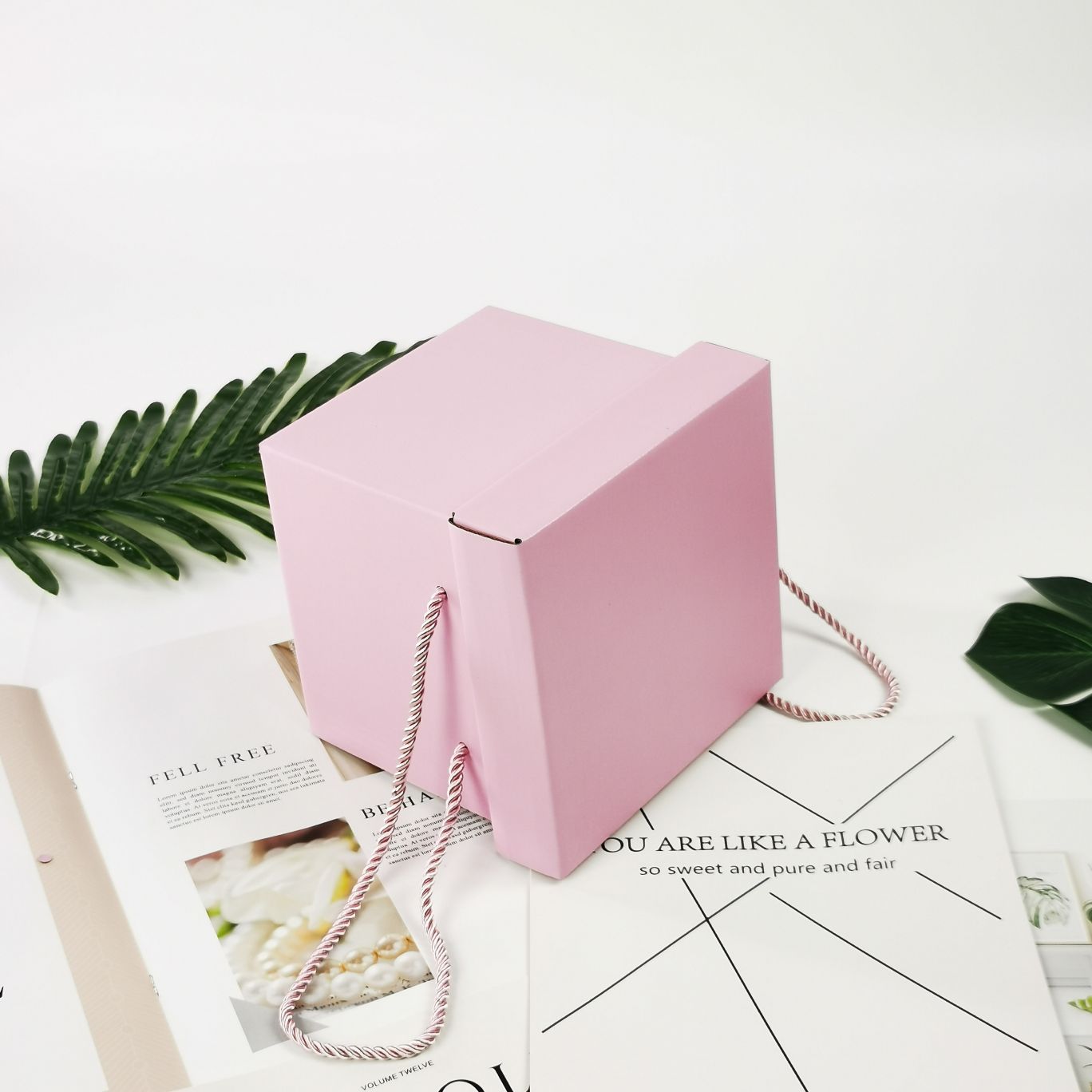 Pink square corrugated box, gift box, wedding candy box, snack box, present box, storage box, birthday gift box Item Picture