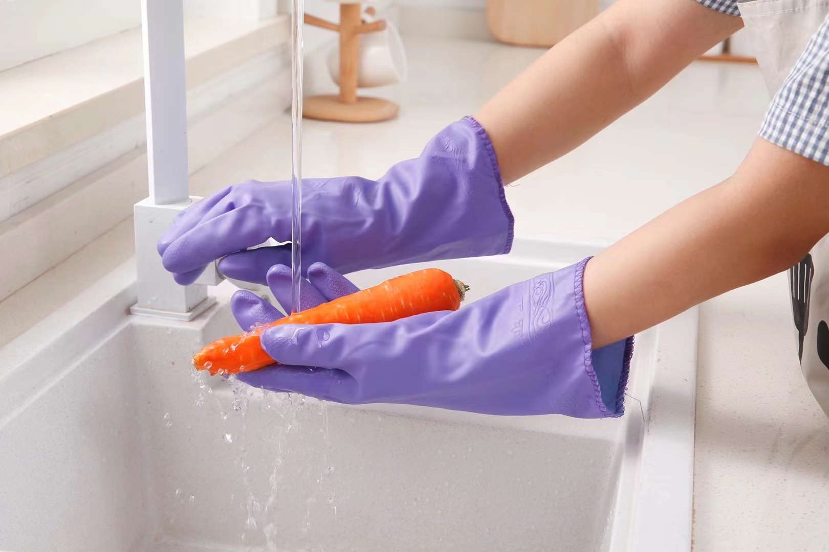 手套乳胶手套橡胶手套顺丰牌加厚家务厨房防水洗碗塑胶皮清洁详情图3