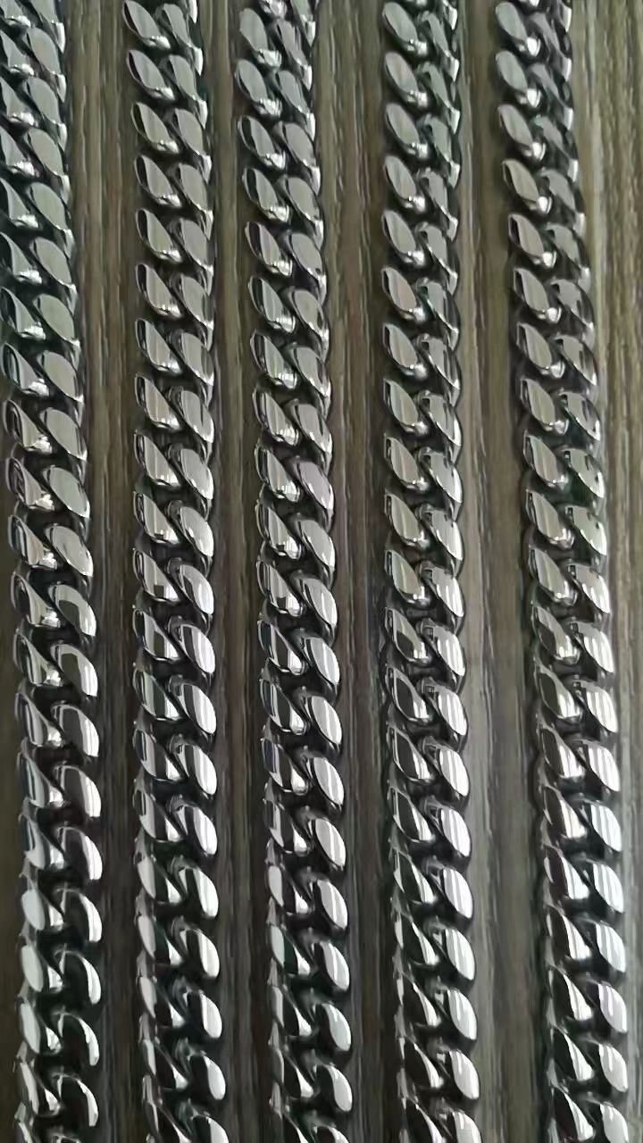 Personality simple explosion recommended all accessories stainless steel Cuban chain