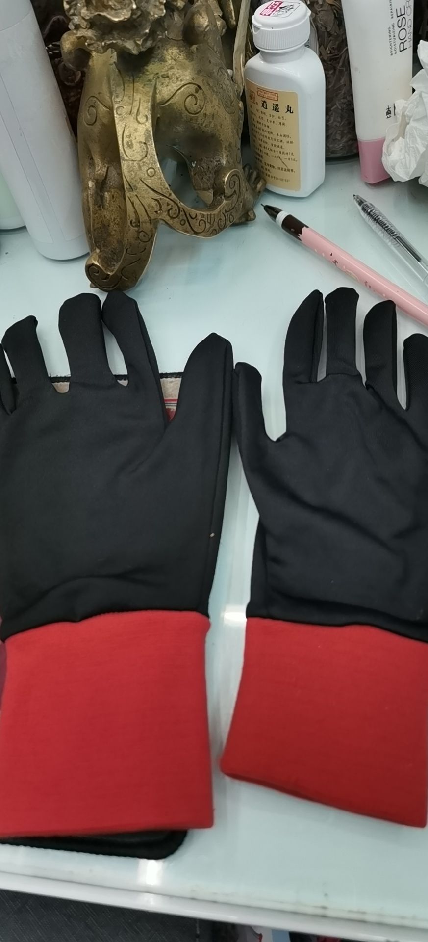 Special Treatment Velvet Glove Lining details Picture