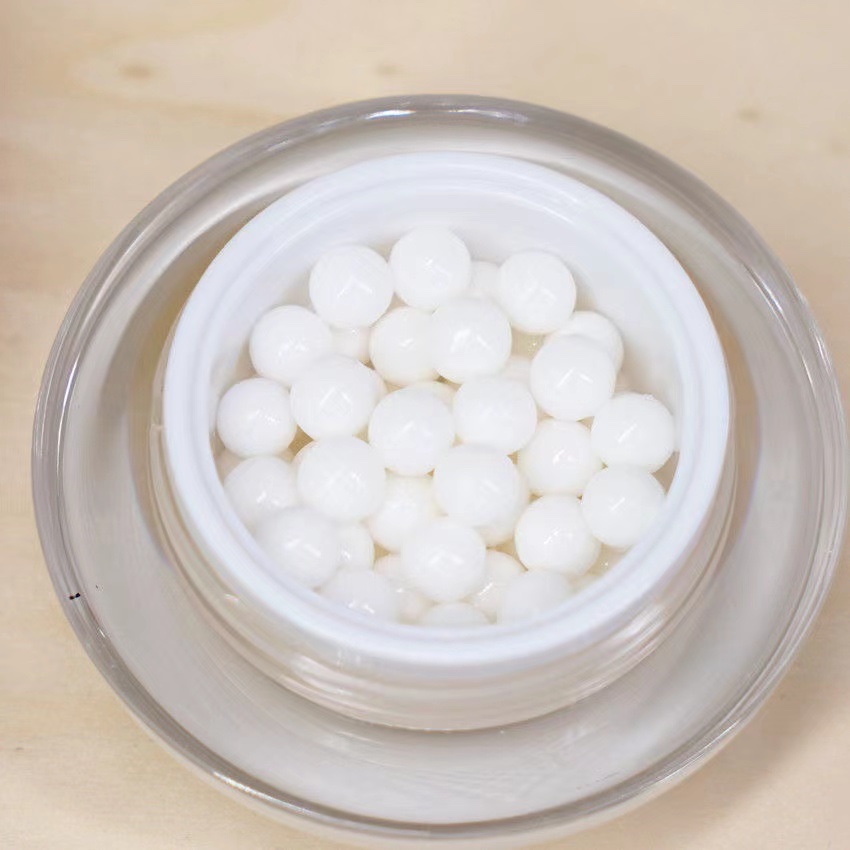 Scientific illustration of skin layers showing penetration of Midseido cream's active components