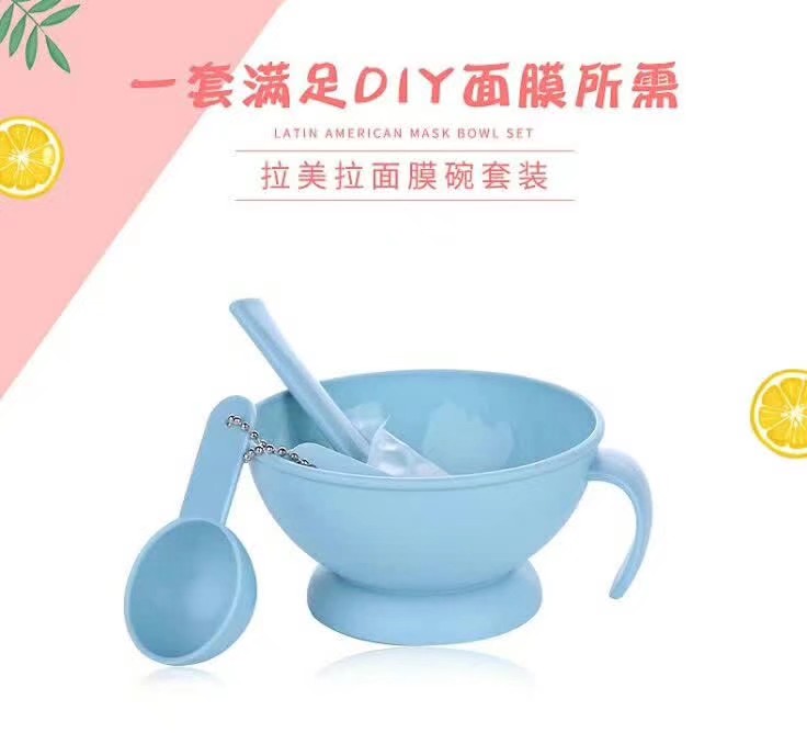 Put The Mask Powder, Essence, Etc. Into The Mask Bowl, And Mix The Mask Ingredients Well With The Noodle Stick