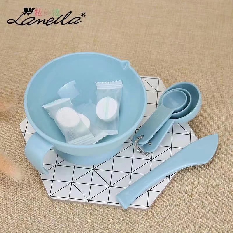 Put The Mask Powder, Essence, Etc. Into The Mask Bowl, And Mix The Mask Ingredients Well With The Noodle Stick Application Scenario