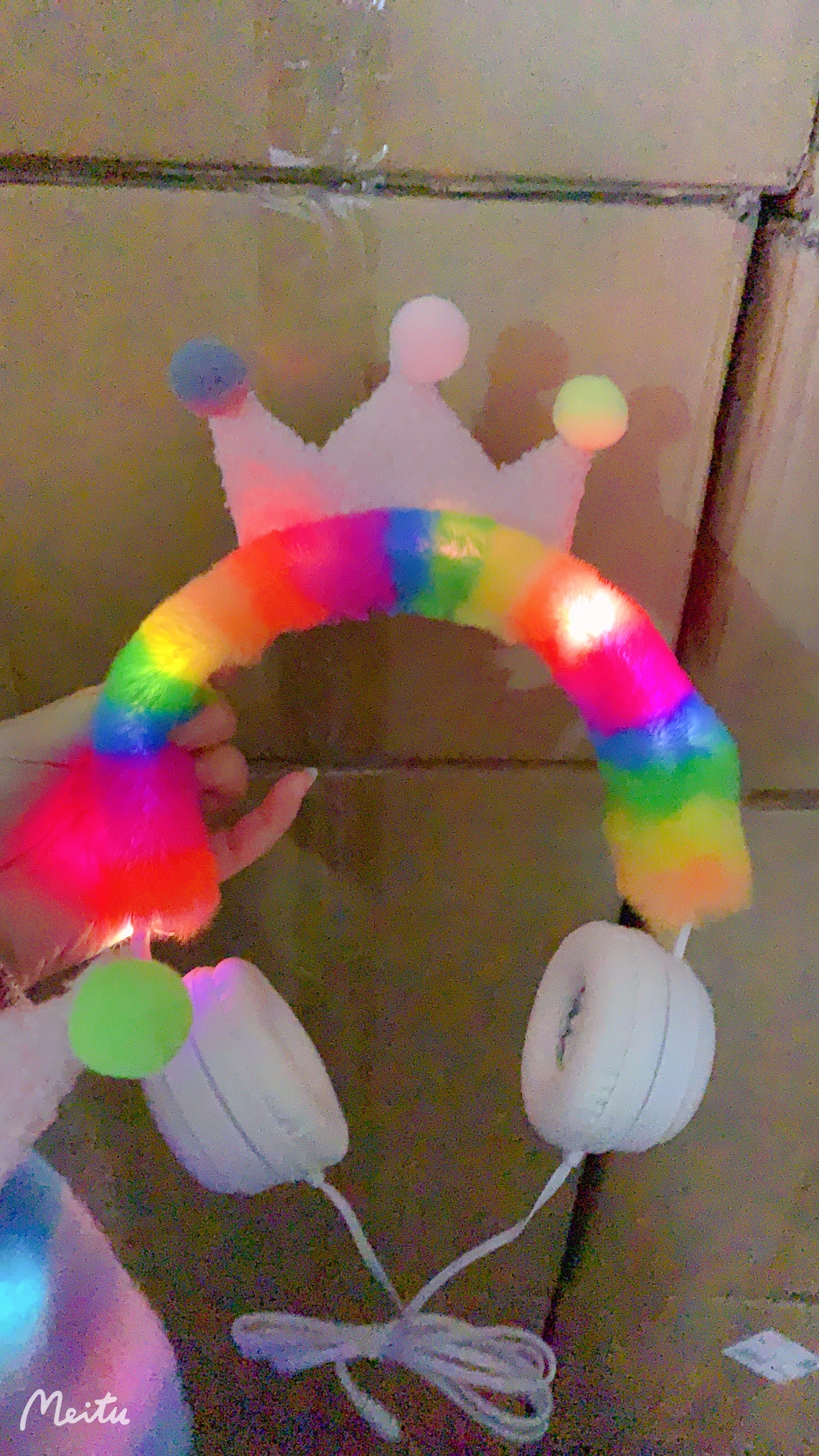 Crown Cartoon Children's Gift Cute Headset Application Scenario