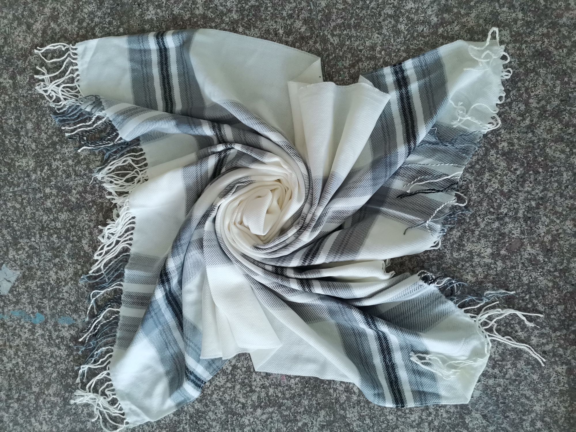 Wide Strip Square Scarf White Ten Gray Everything Lady Specification drawing