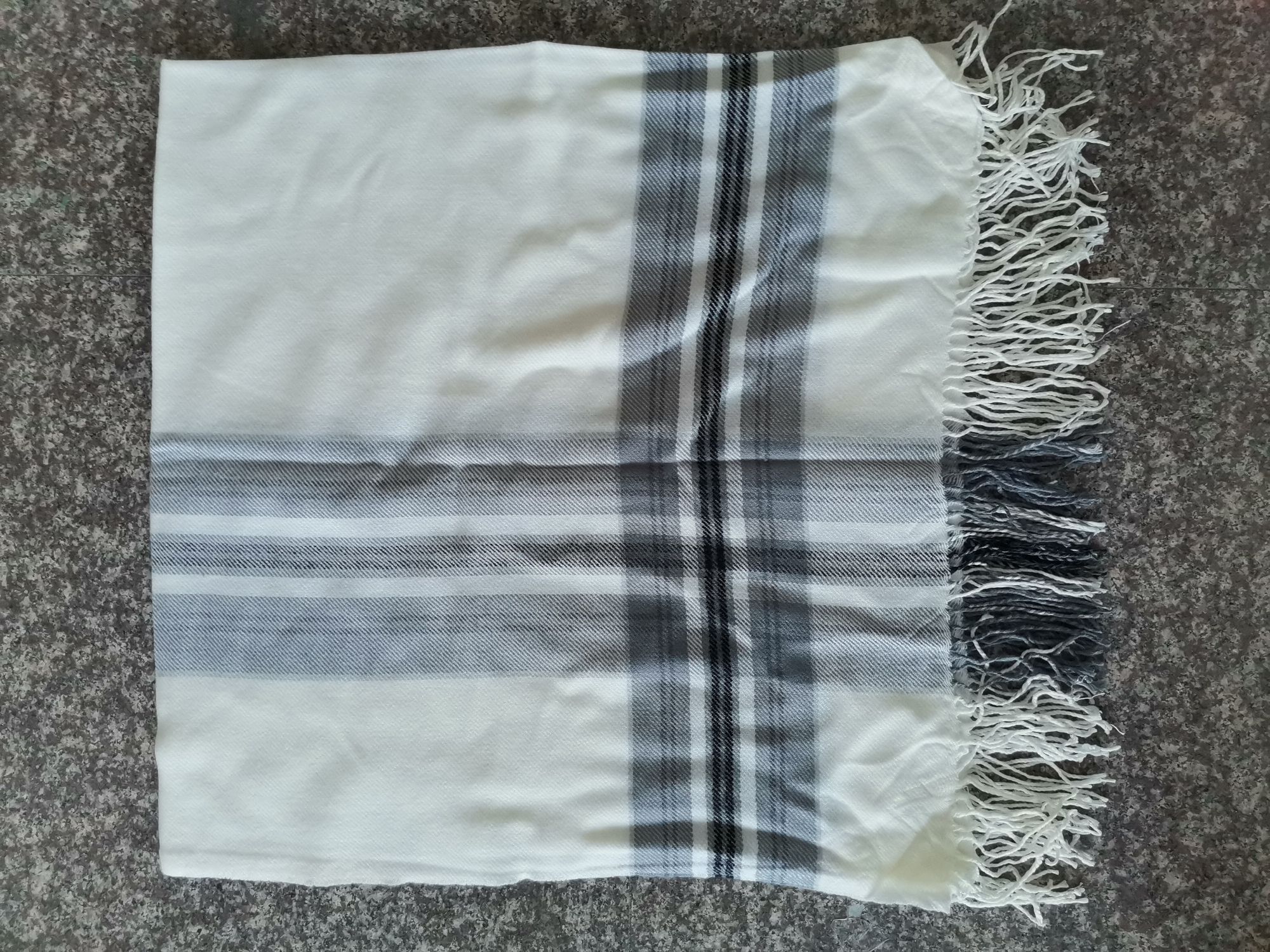 Wide Strip Square Scarf White Ten Gray Everything Lady details Picture