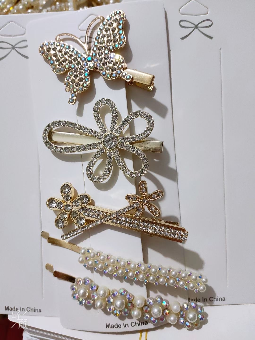 The 973-piece set of summer pearl alloy diamond straight clip, elegant alloy metal hair clip, fish tail style, alloy back head updo, women's top hair clip accessory, Yibei 007 Item Picture