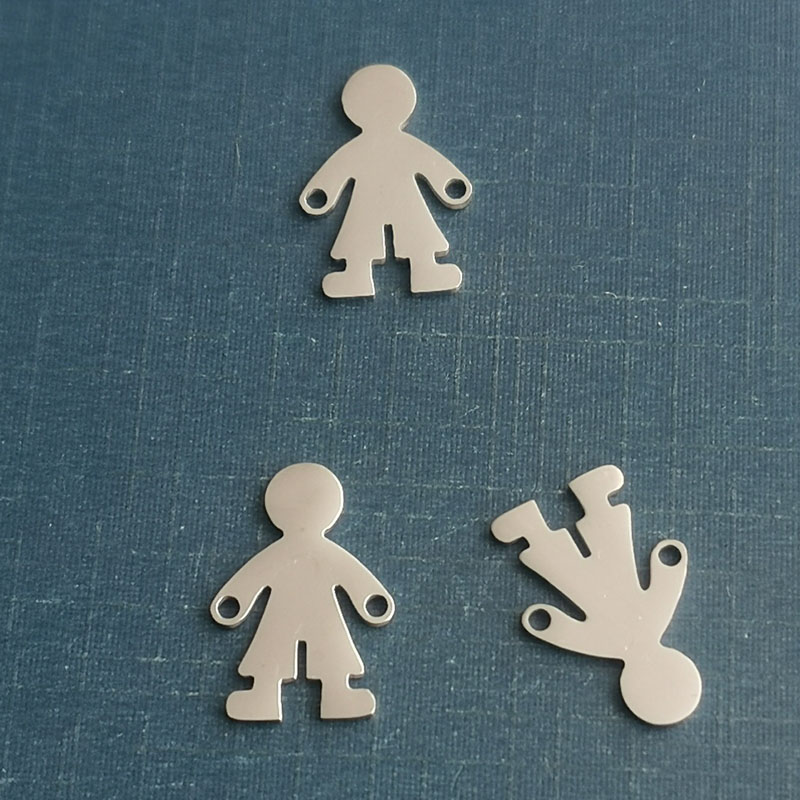 Cross border stainless steel pendant Laser cut cartoon little boy pendant titanium steel bracelet tag DIY small accessories