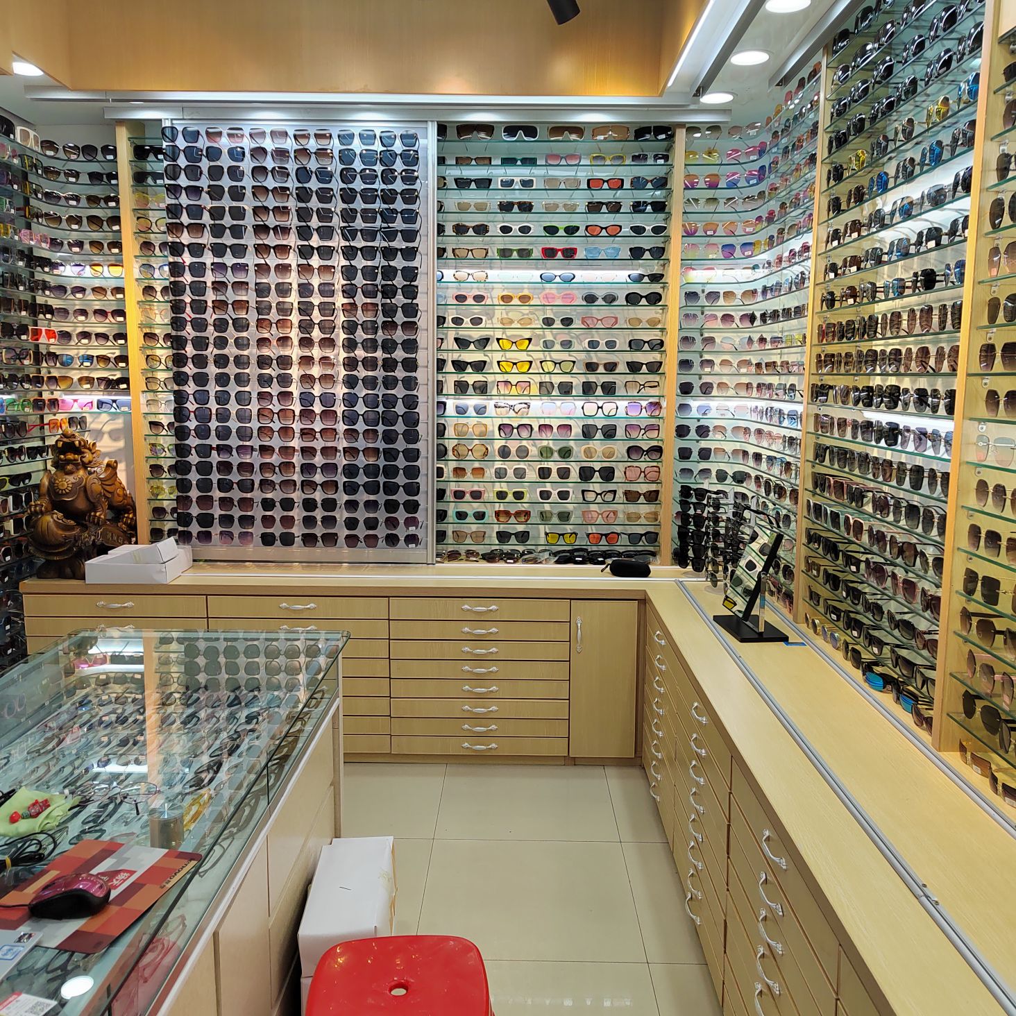 Huitong Glasses Co., Ltd. offers sunglasses, reading glasses, optical glasses and children's glasses describe pic - 3