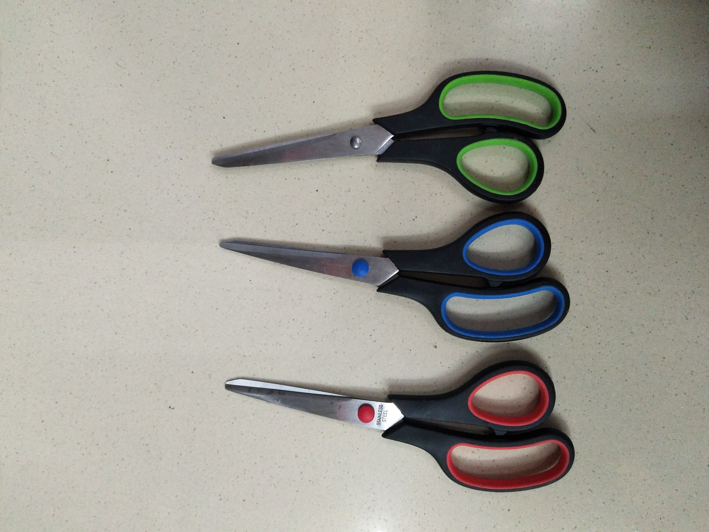 Office scissors, office and educational scissors, rubber and plastic 7.5-inch scissors, black handle and red ring scissors details Picture