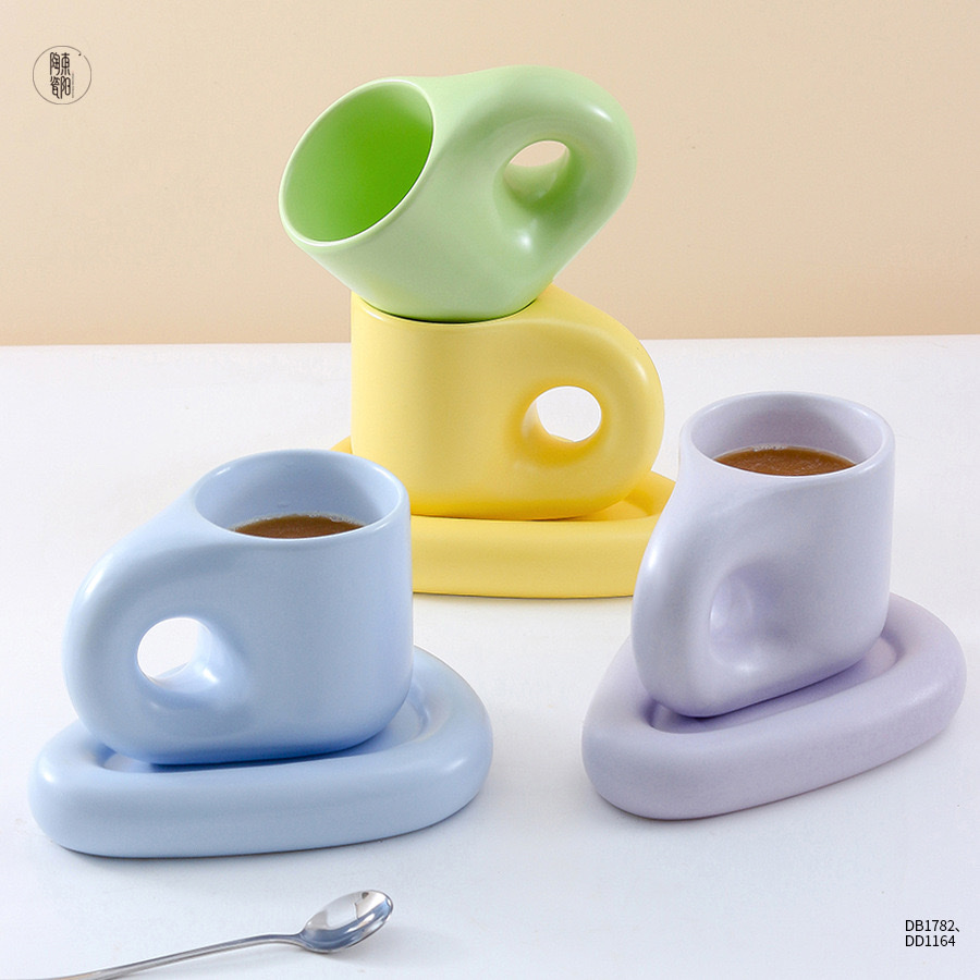 Macaron Cup And Saucer details Picture