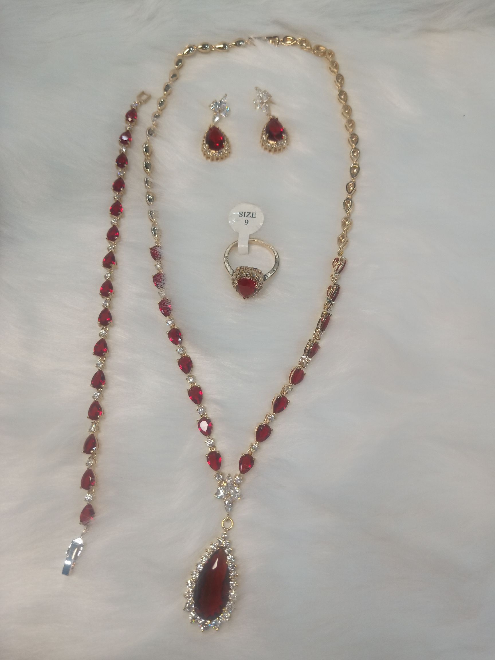 Rose Gold Red Swarovski Diamond Set Necklace, Bracelet, Stud Earrings, Ring 4-Piece Set Application Scenario