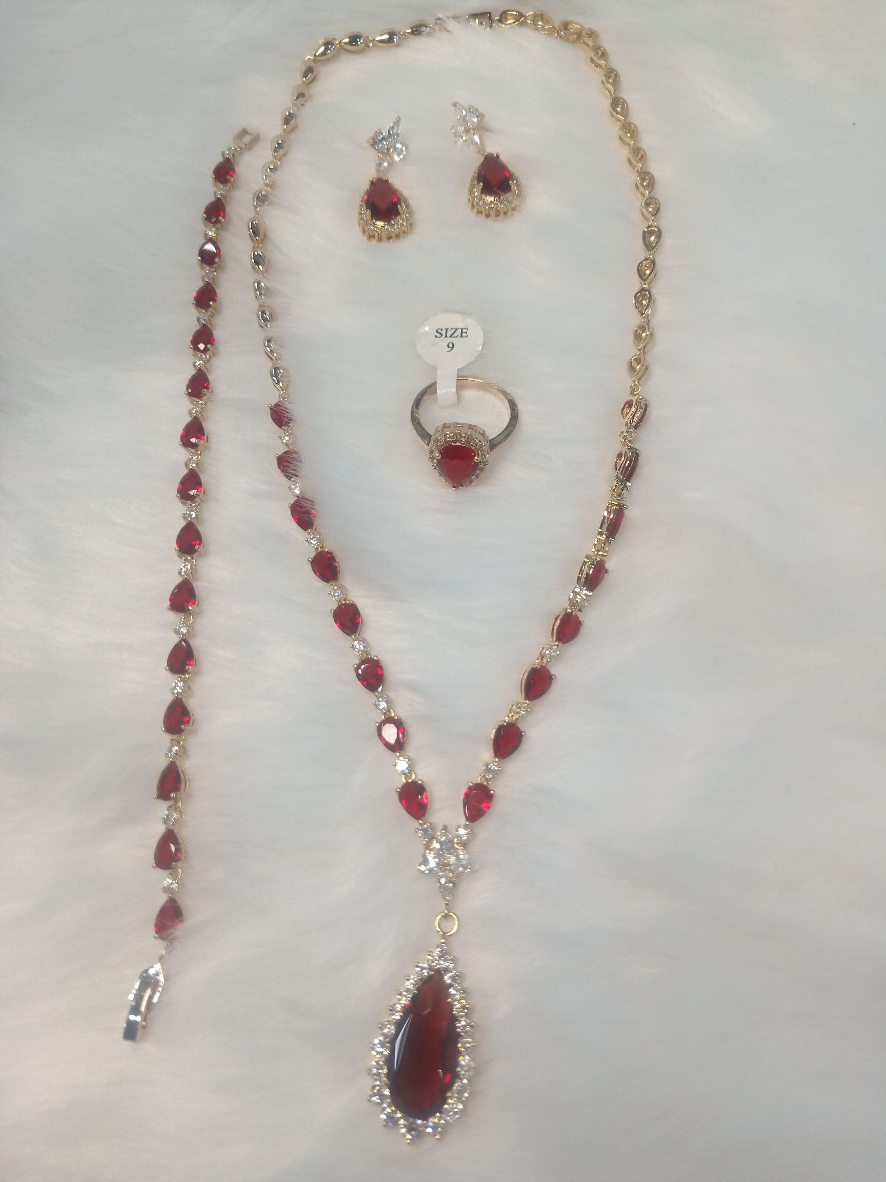 Rose Gold Red Swarovski Diamond Set Necklace, Bracelet, Stud Earrings, Ring 4-Piece Set Specification drawing