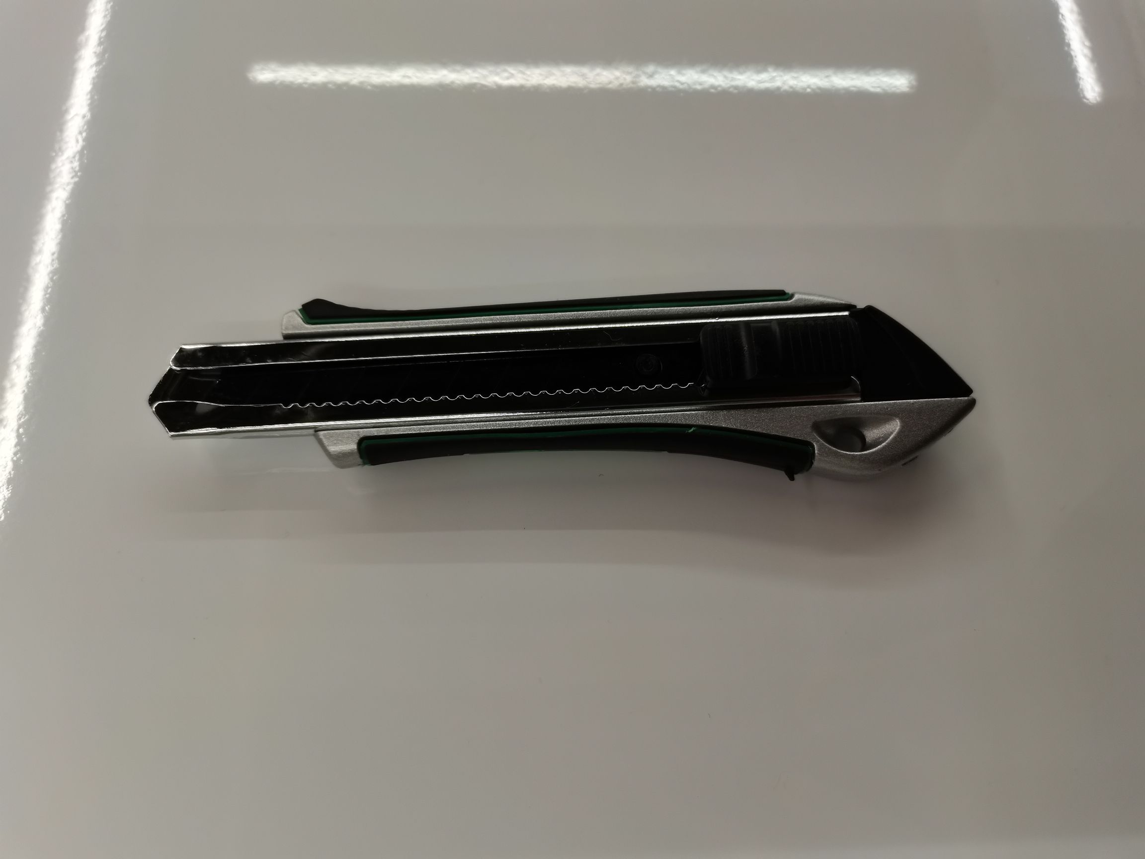 Utility knife, paper cutter, wallpaper cutter, hardware tools, hardware knives, aluminum alloy utility knife Item Picture