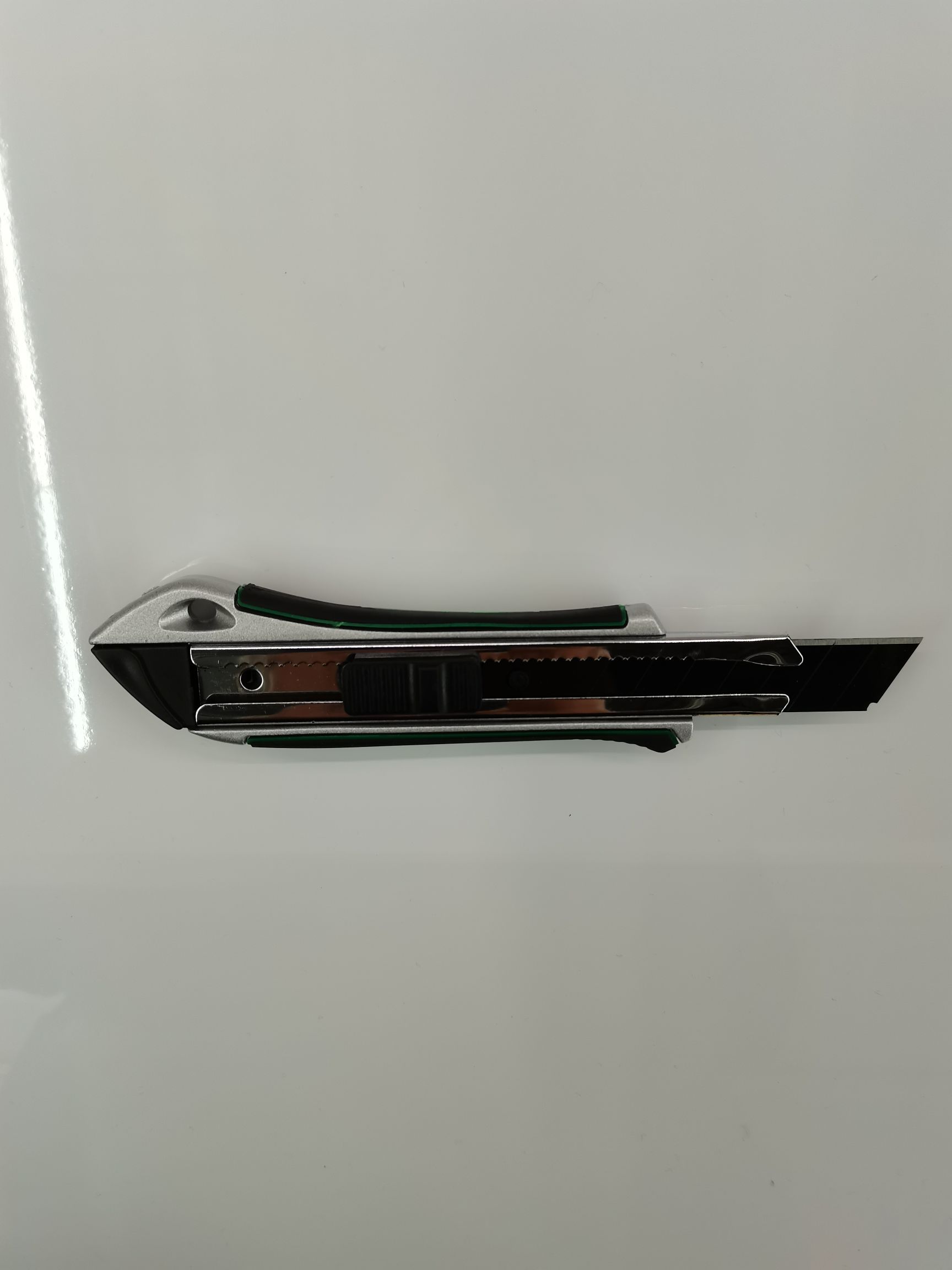 Utility knife, paper cutter, wallpaper cutter, hardware tools, hardware knives, aluminum alloy utility knife details Picture