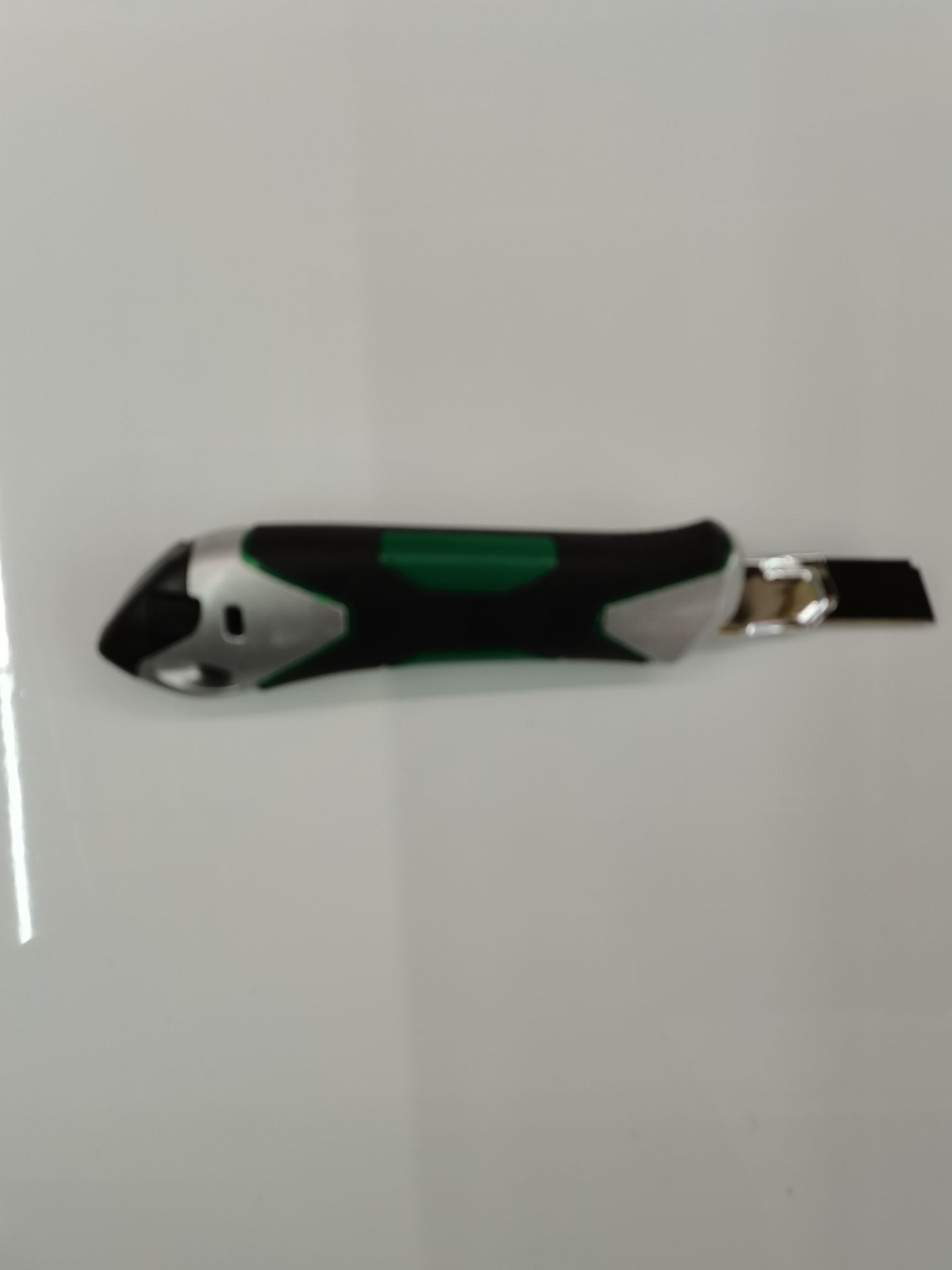 Utility knife, paper cutter, wallpaper cutter, hardware tools, hardware knives, aluminum alloy utility knife Item Picture