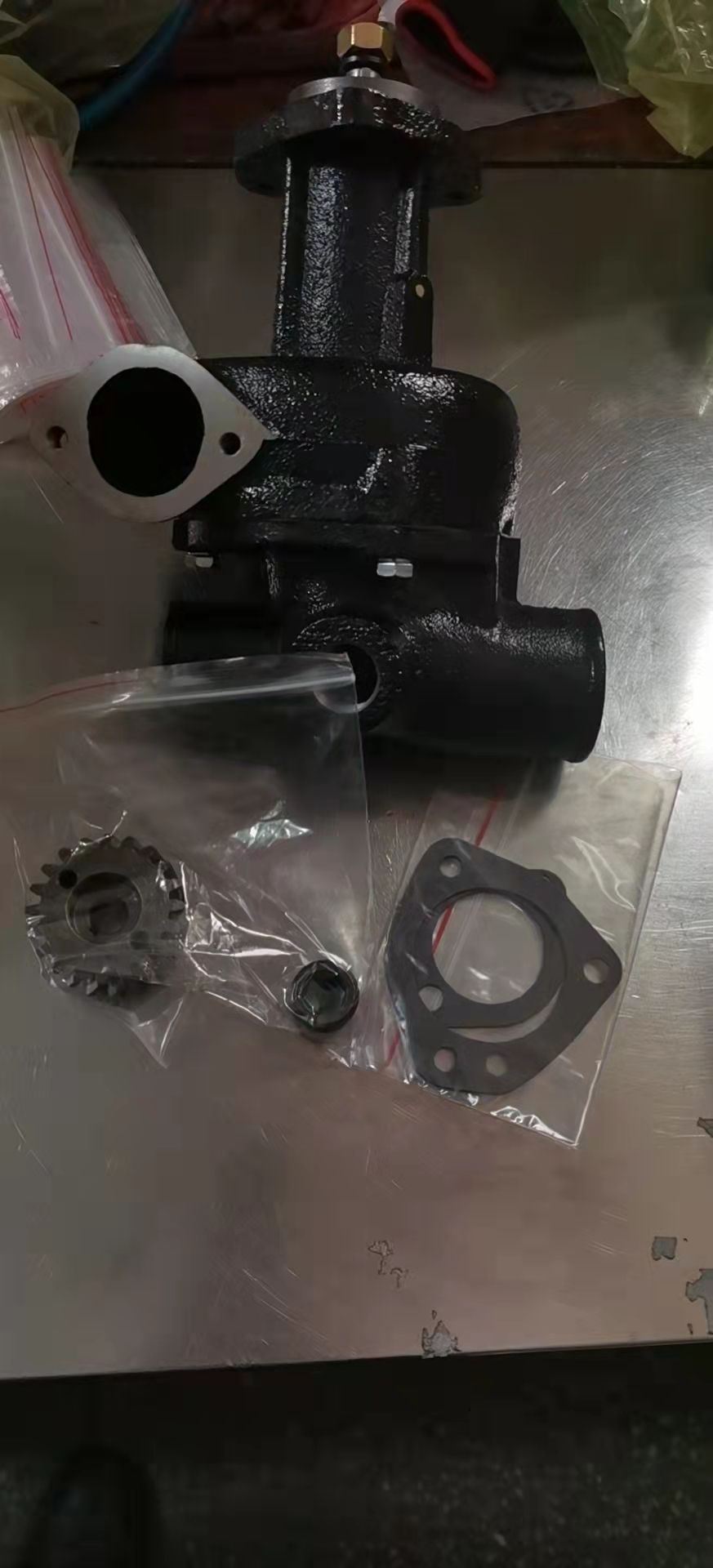 Nissan UD truck PD6/PE6 Cooling system pump 21010-96172