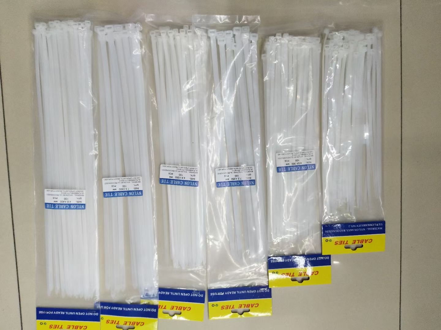 Self-locking cable ties, nylon cable ties, plastic self-locking cable ties, self-locking nylon cable ties details Picture