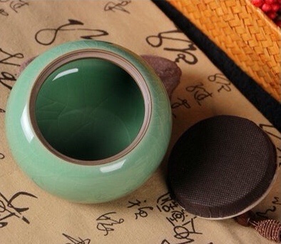 Vintage Celadon Tea Jar details Picture