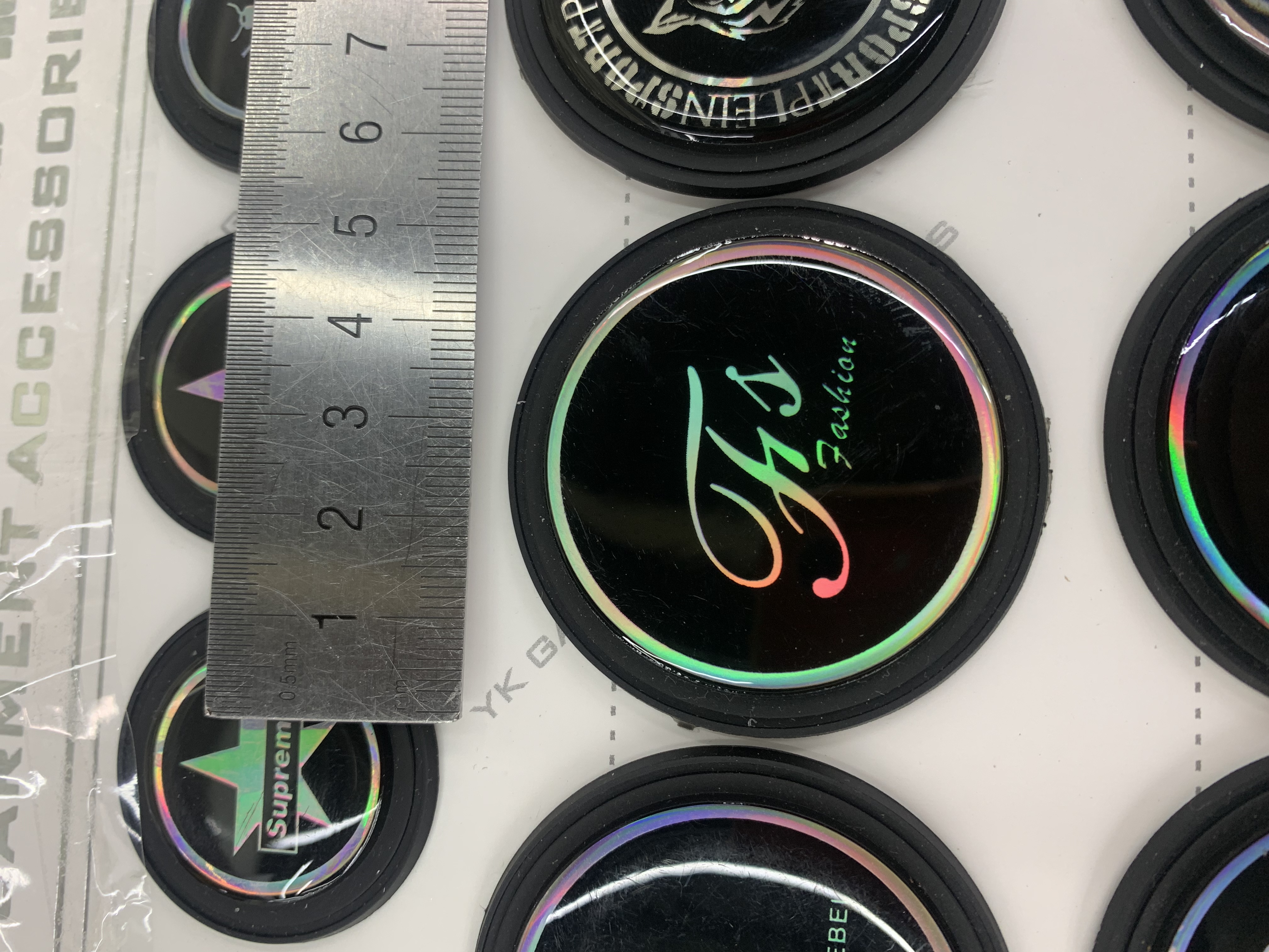 New Leather Label Manufacturers Customized Shoes And Hats Pvc Soft Rubber Label Drop Plastic Trademark Rubber Label Clothing Rubber Label