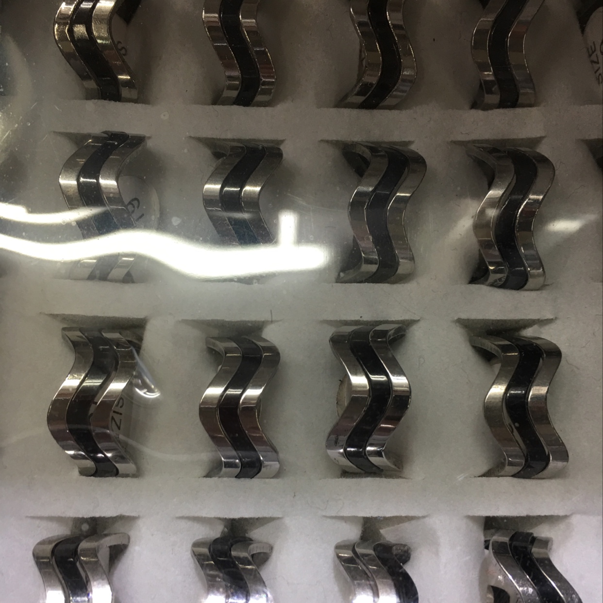 Stainless steel ring trend Korean version S shape unique Cheng Jie jewelry 12 styles are very novel 3 boxes 1