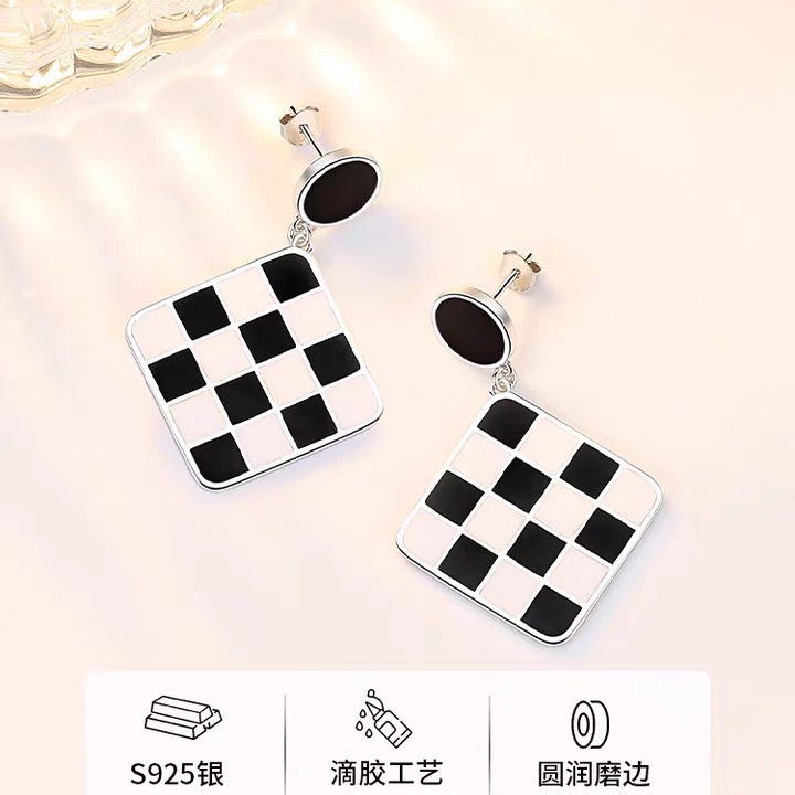 棋盘格纯银耳坠女2022年新款潮高级感洋气耳饰耳钉独特小众耳环 thumbnail