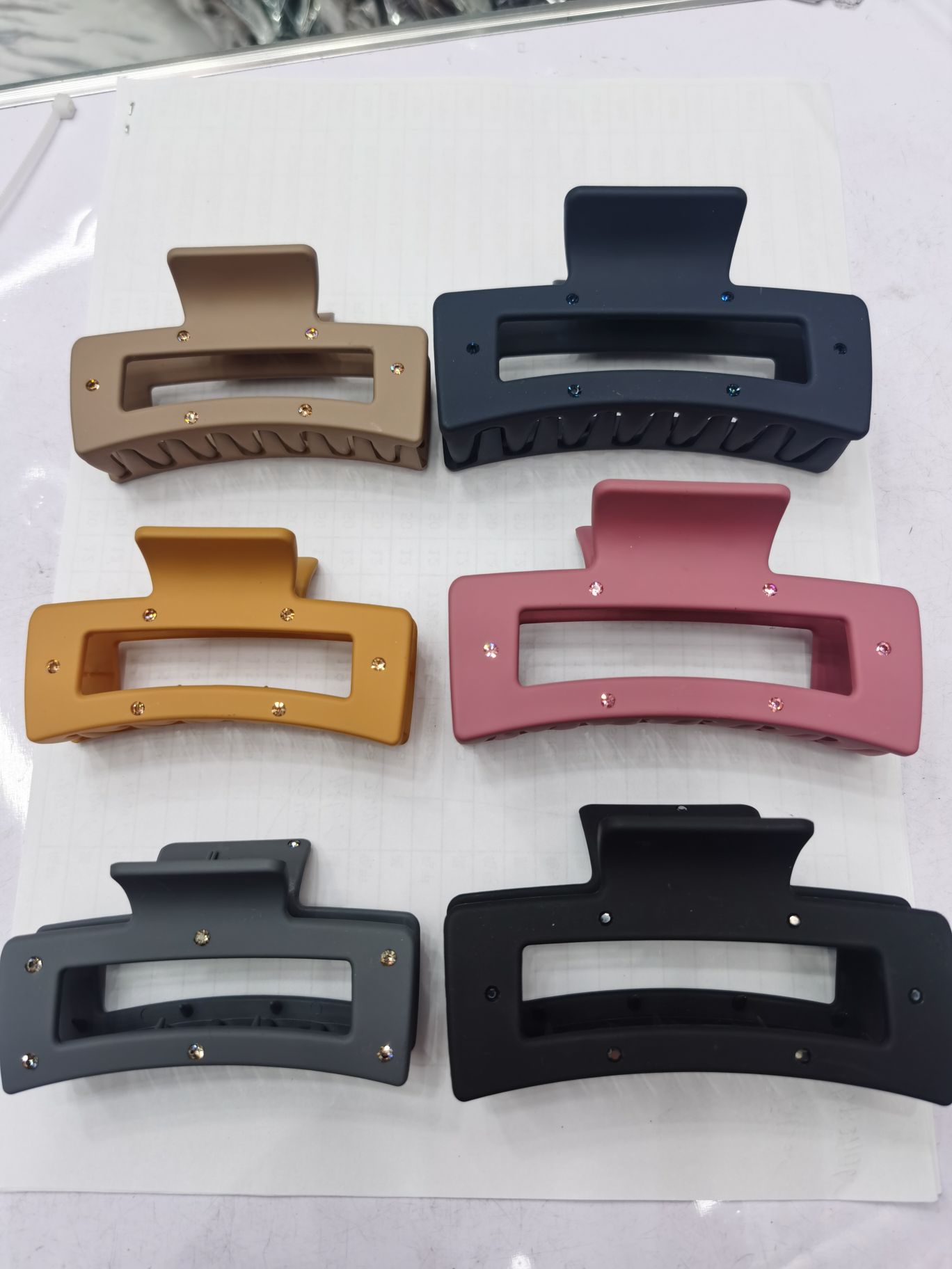 Fashionable and popular rhinestone hair clips, hairpins, headwear, women's simple clips, hair accessories, versatile square hair grabbers, hair accessories, and headwear detail image 5