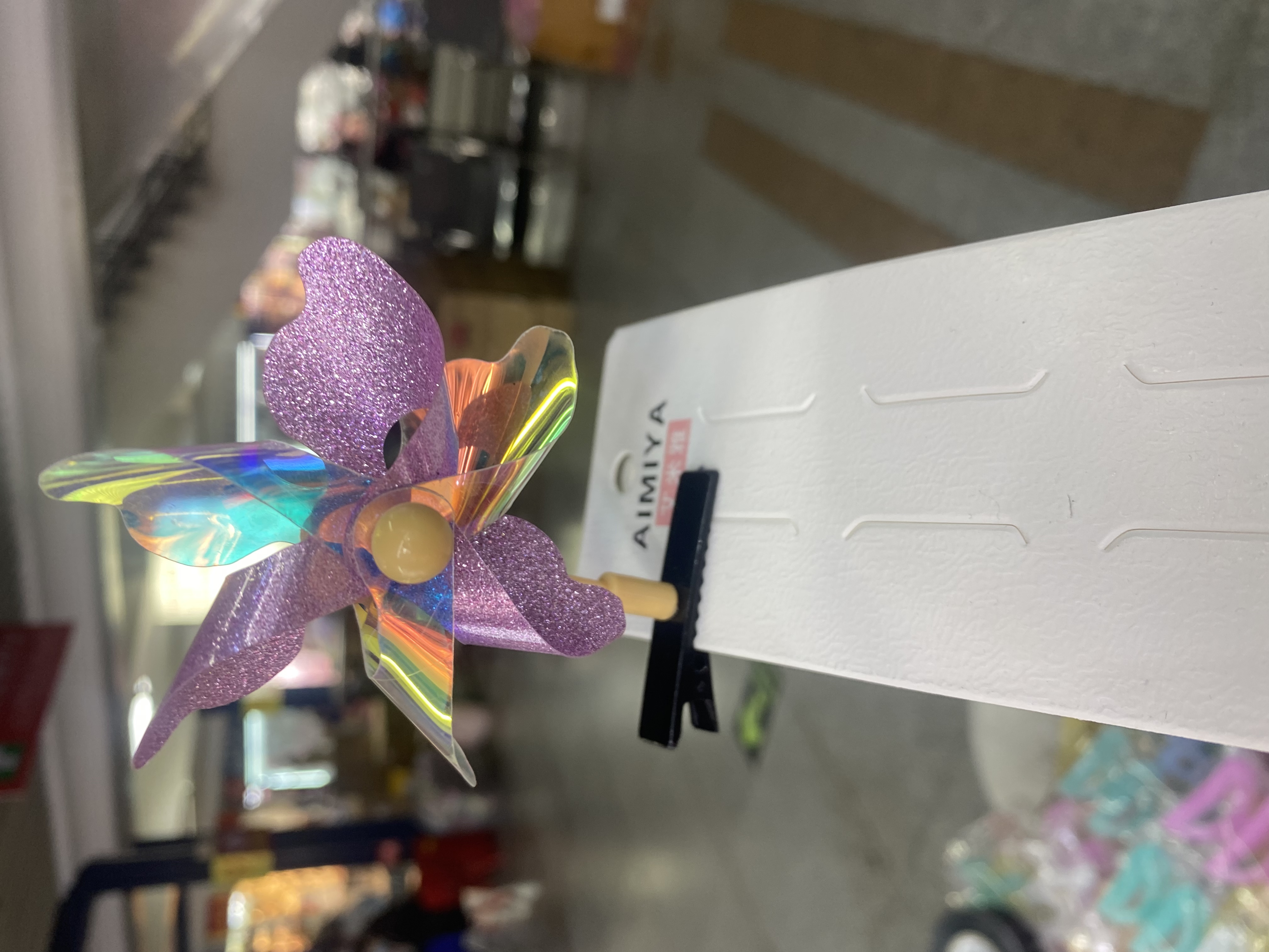 Two-Tone String Pinwheel Clip Item Picture