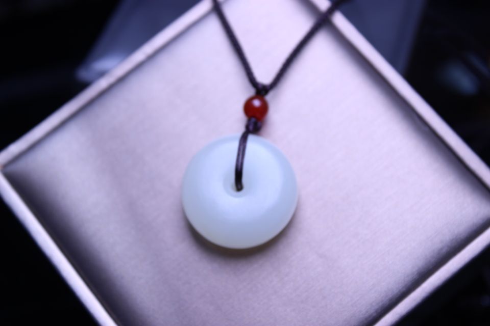 白玉晶珠宝古玩市场景区商场道观寺庙玉石天然汉白玉平安扣毛衣链体恤衫链老少通用送礼促销赠送派发库存清货清样特价处理０００１