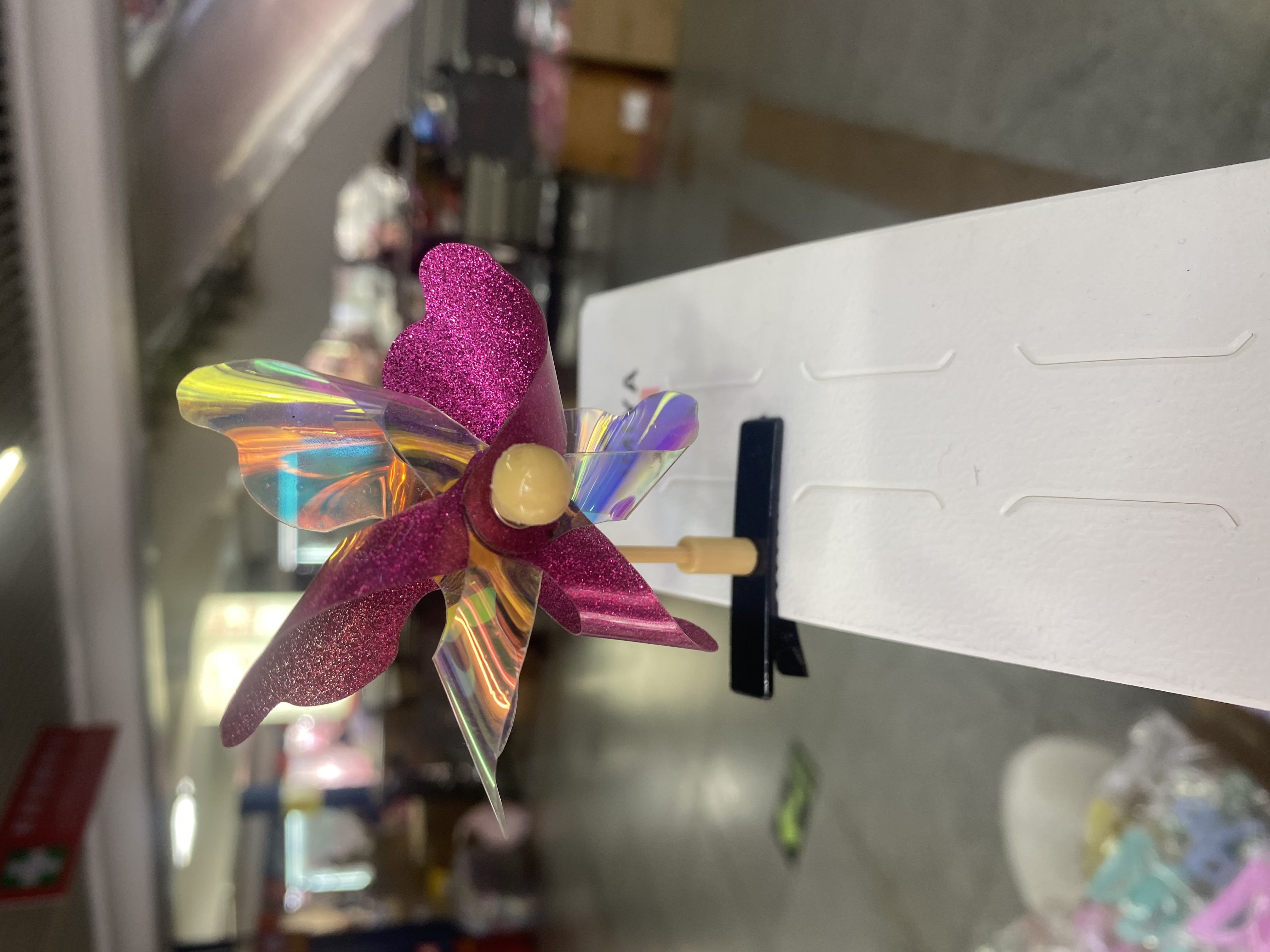 Two-Tone String Pinwheel Clip full figure