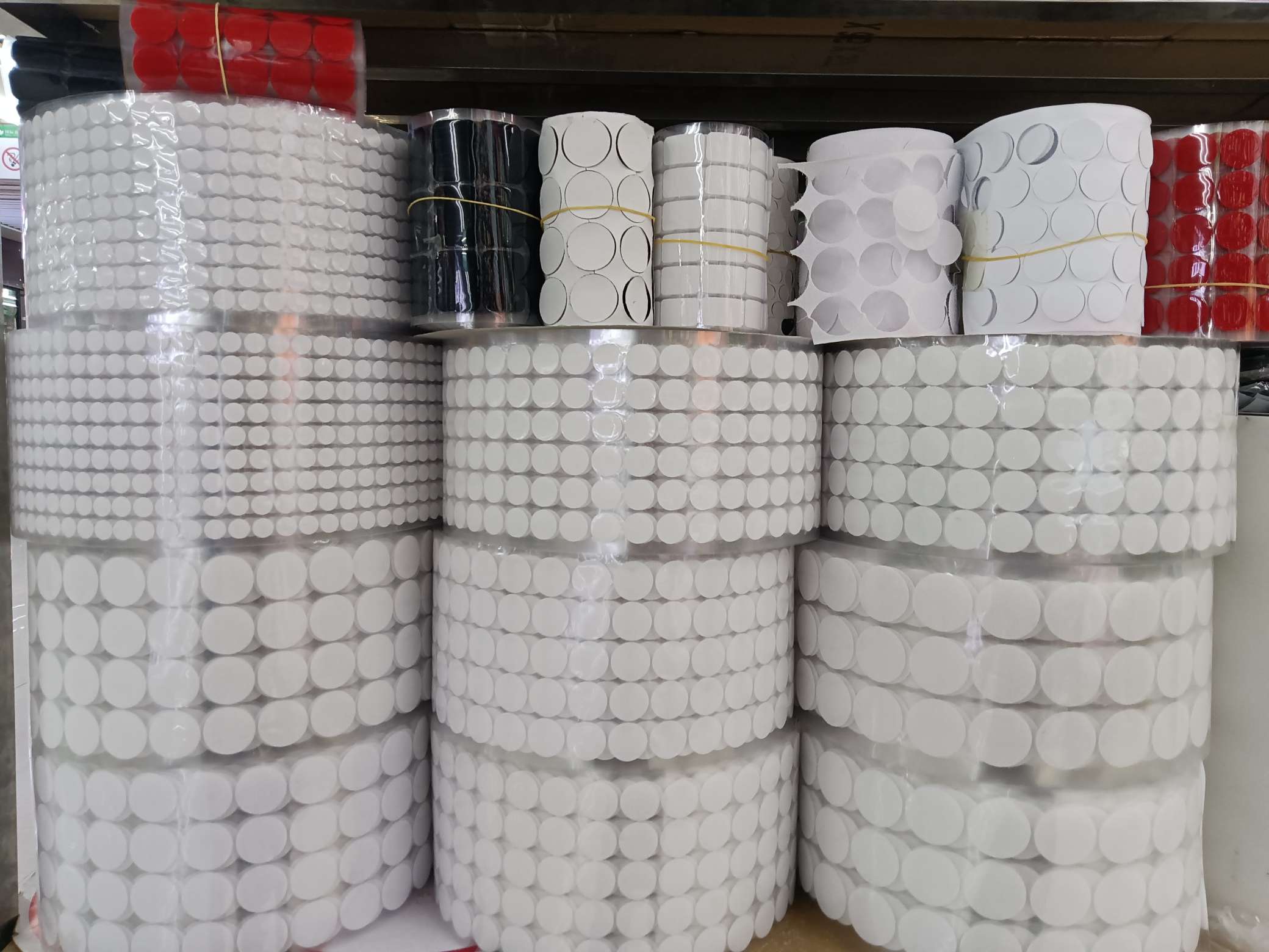 Velcro Adhesive Buckle Back Adhesive Transparent Film Punch Type Round Round Punch Various Shapes Wait For Me Item Picture