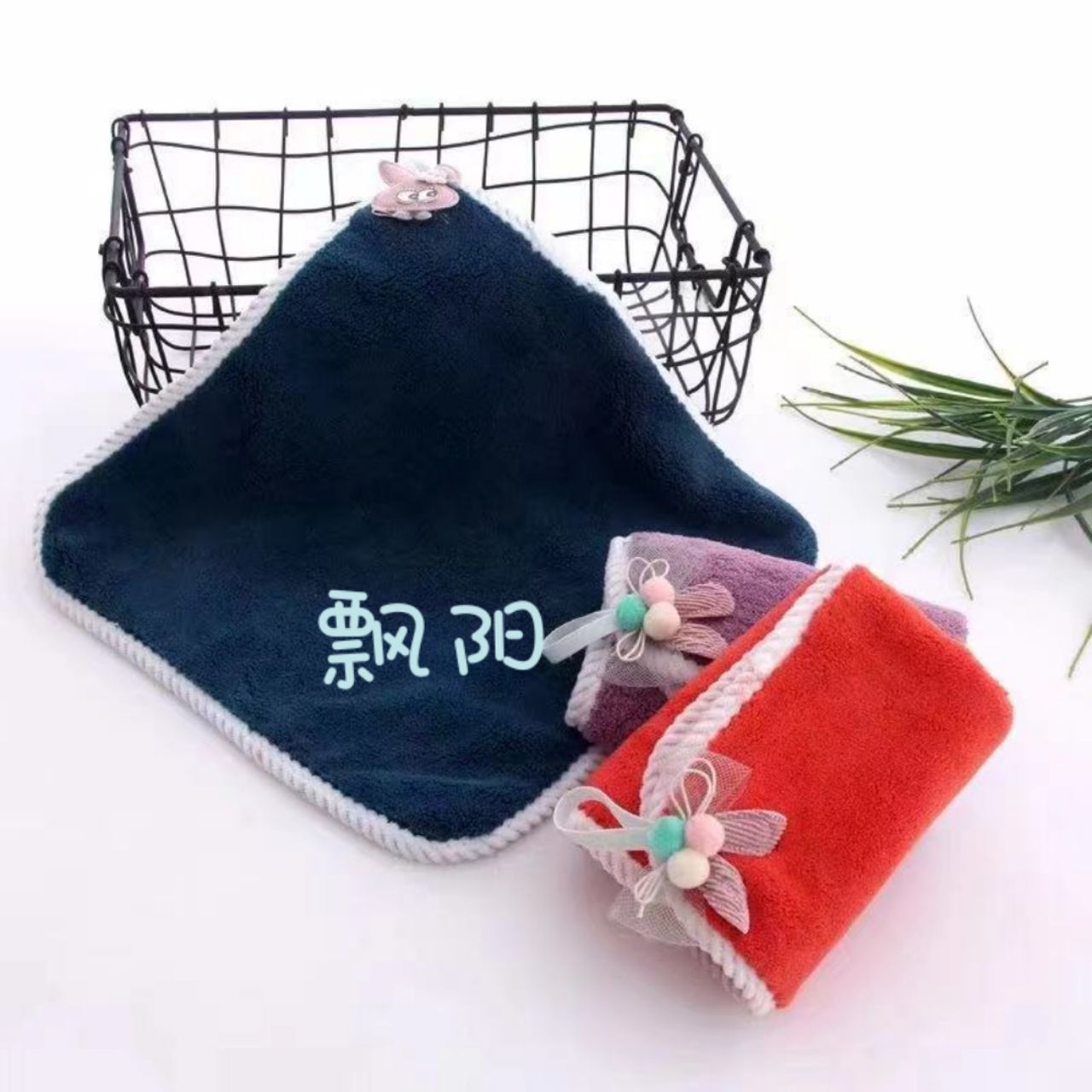 Yiwu Good Goods Floating Yang Absorbent Hand Towel Thick Decal Specification drawing