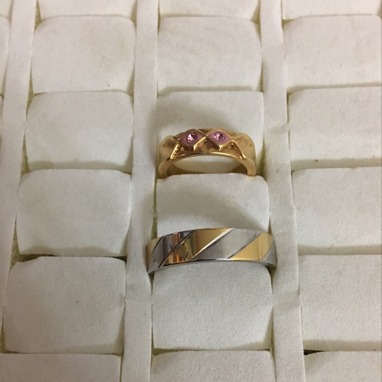 Men's and women's rings