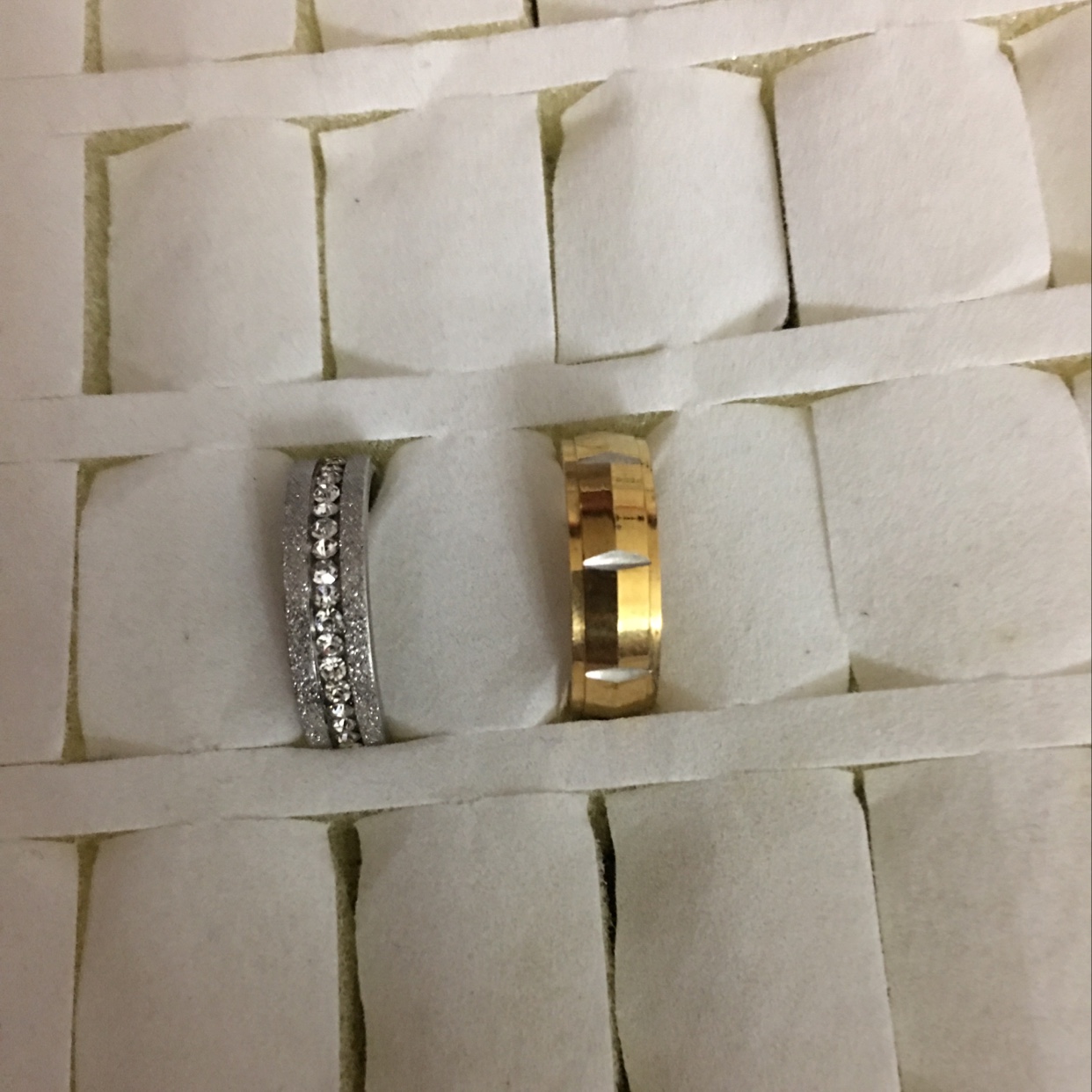 Two-tone ring