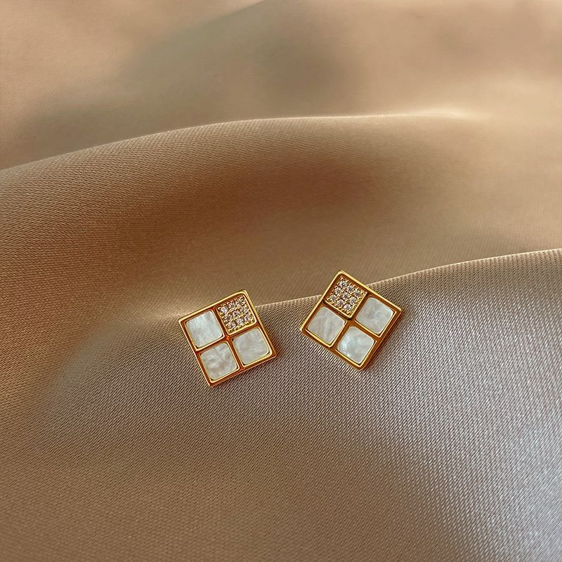 Earrings women new square earrings niche design high sense earrings cool earrings shell earrings