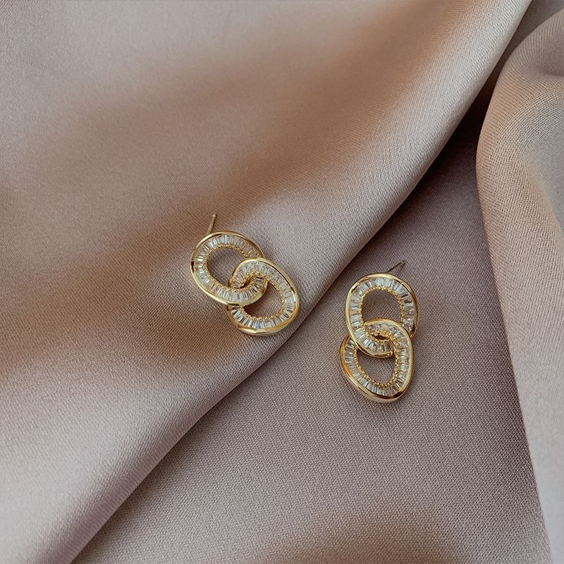 Earrings women new diamond earrings niche design high sense earrings cool earrings twisted earrings thumbnail