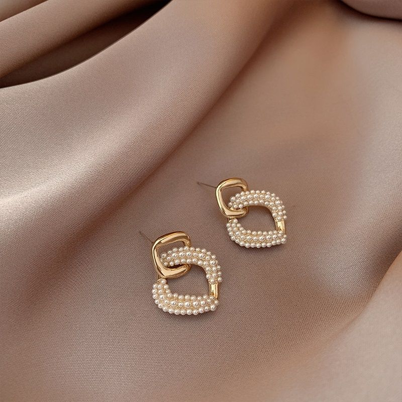 Earring female new pearl earring niche design high sense earring cool earring shaped earring