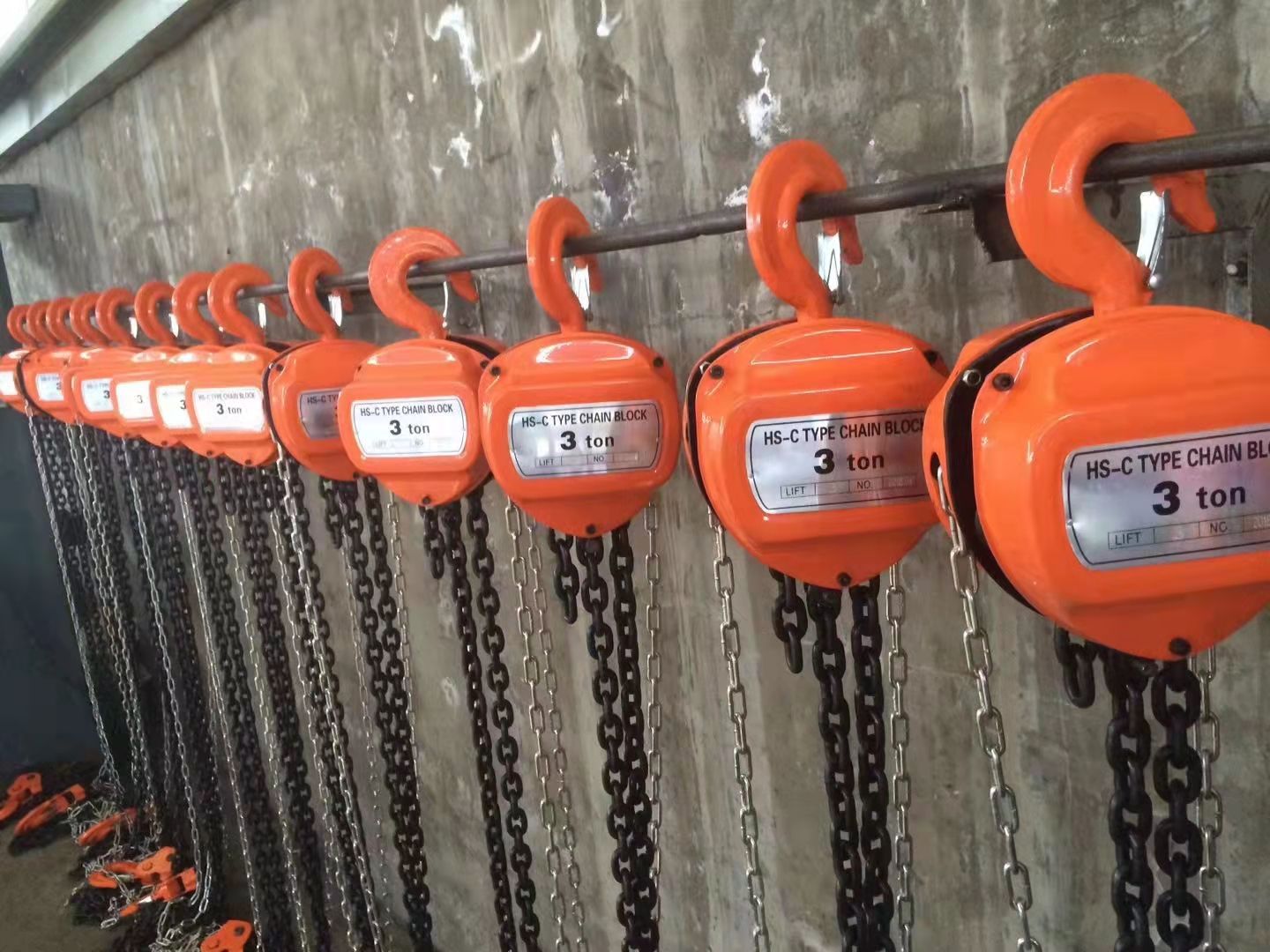 Hand hoist forklift jack crane undefined