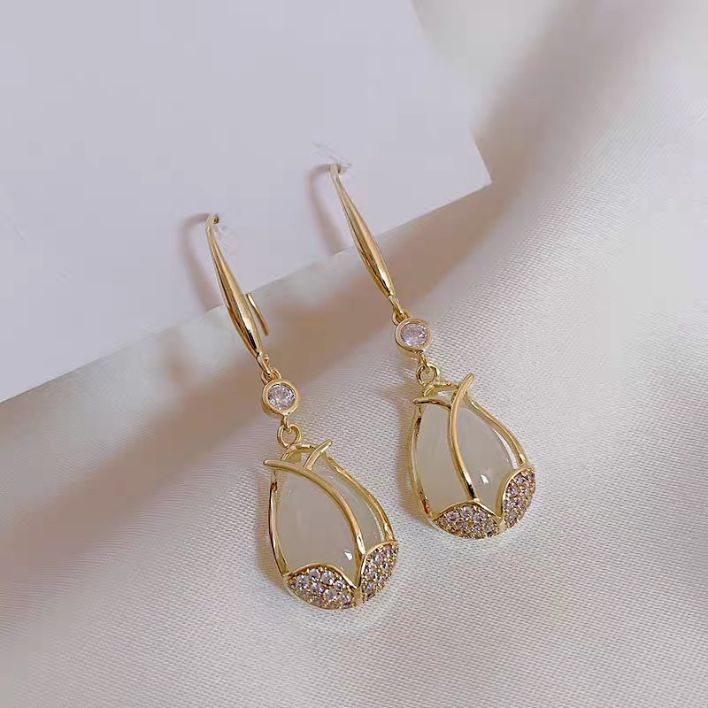 Tulip opal high-end mass temperament fashion girl earrings