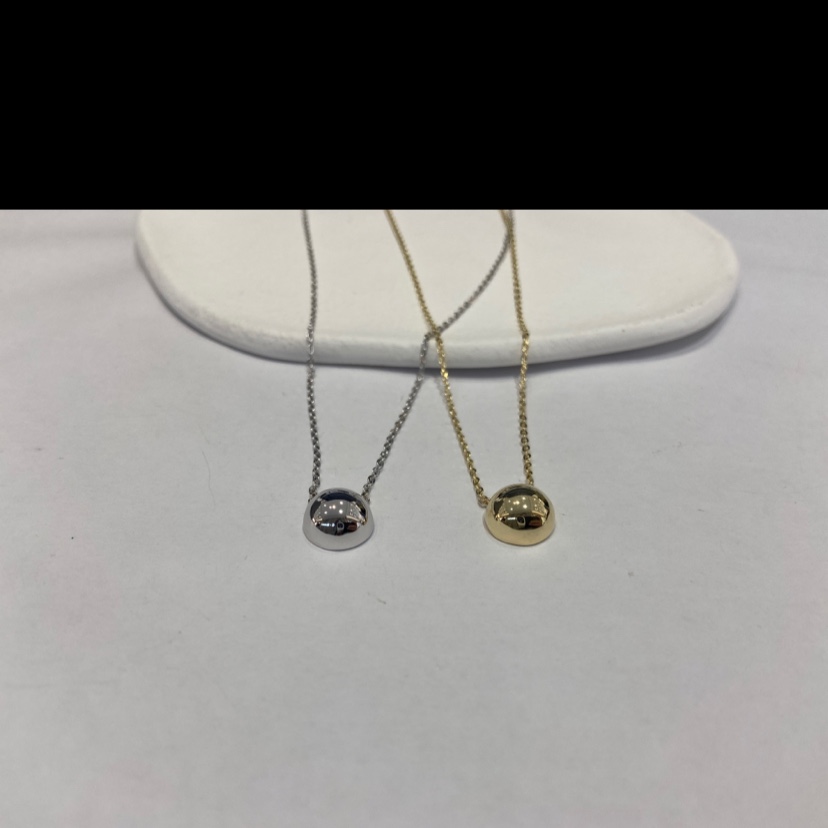 Round shiny necklace