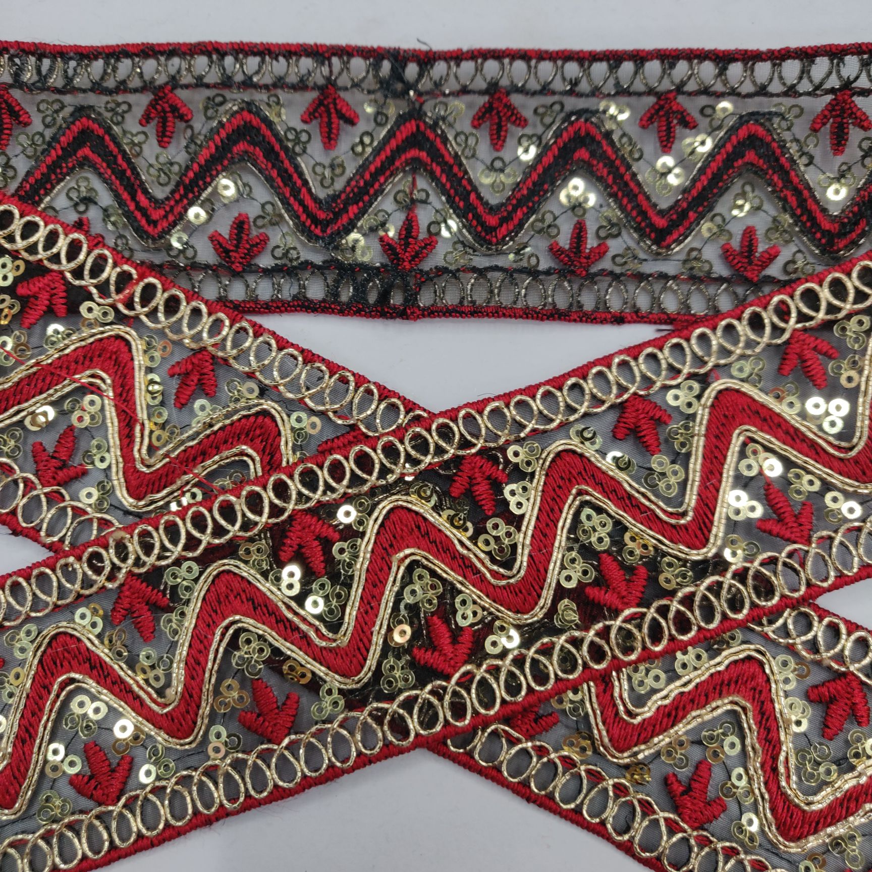 Undulating Carbone Embroidery 3-In-1 Lace Application Scenario