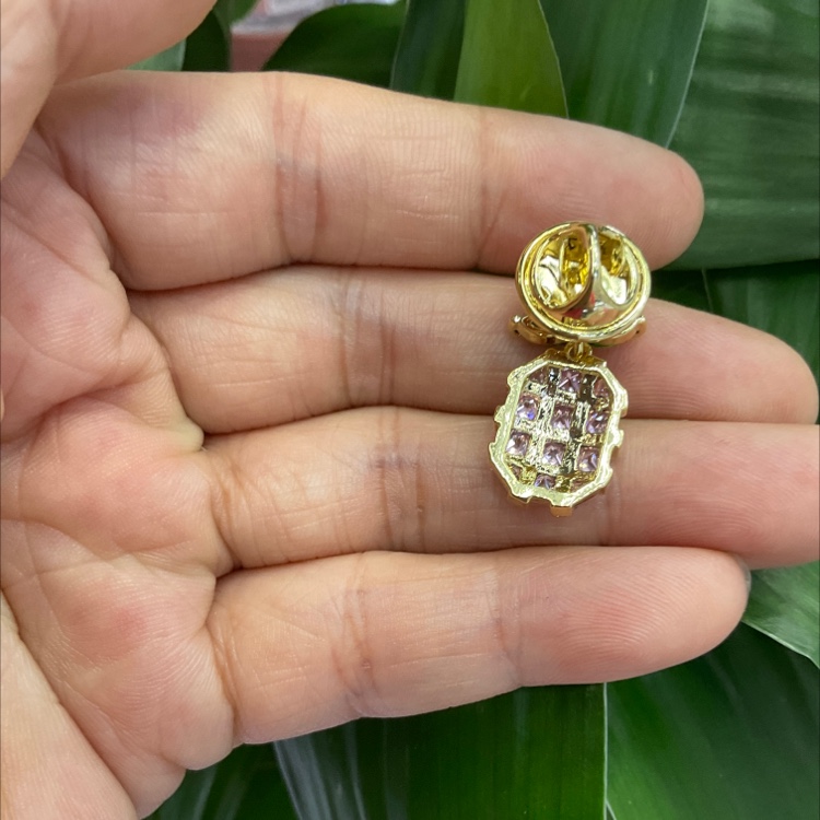 Cute sweet little Pineapple Brooch Hipster personality Pin Buckle small fresh collar pin dress chest Specification drawing