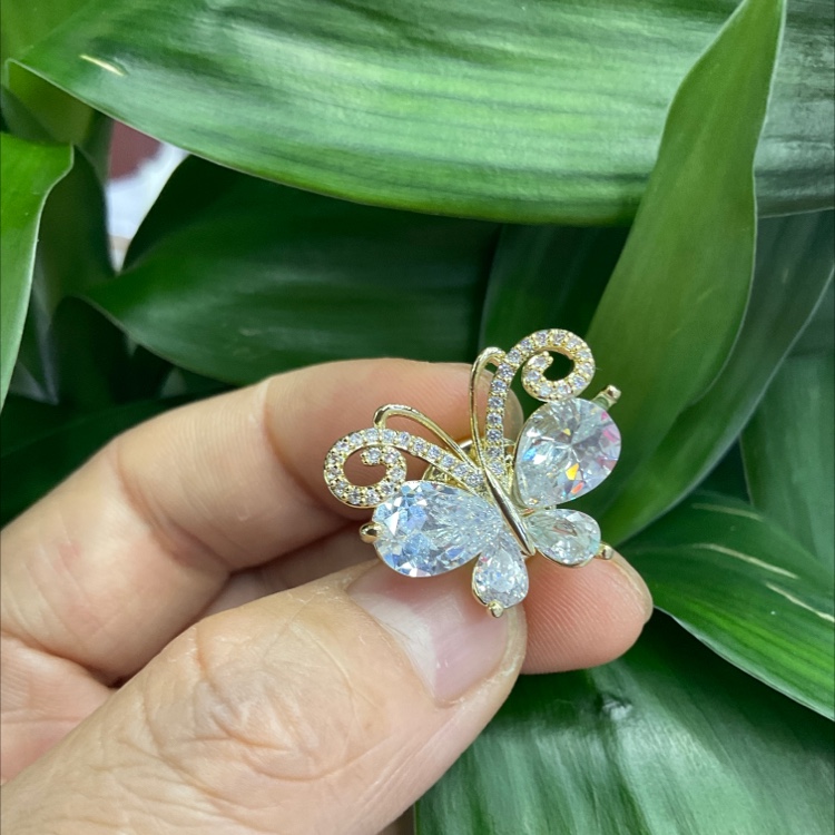 Delicate micro-inset Zircon Super Flash Butterfly anti-slip Small brooch High-end shirt V-neck Coat accessories Corsage neckline pins secure clothing details Picture