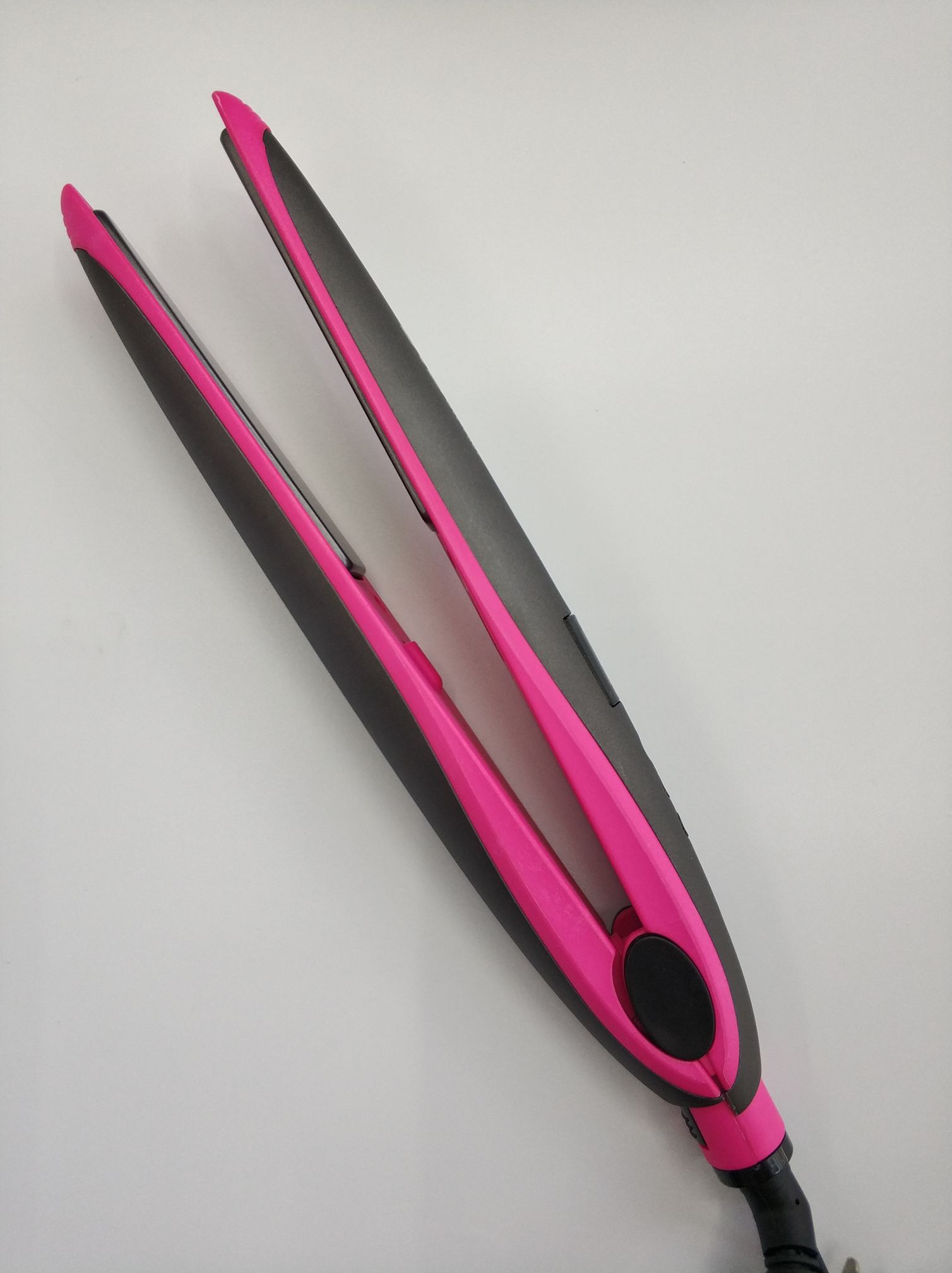 Hair Straightener Splint Curling Iron Small Wave Curls Application Scenario