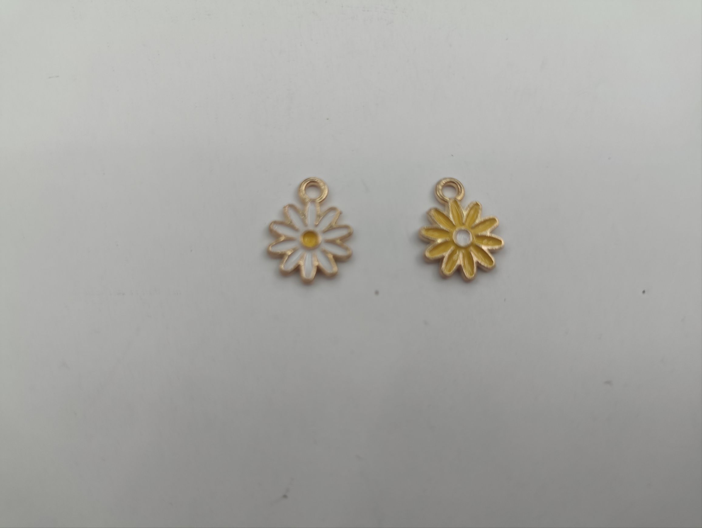 Drip Oil Flower Series Large Daisy Pendant Accessories Specification drawing