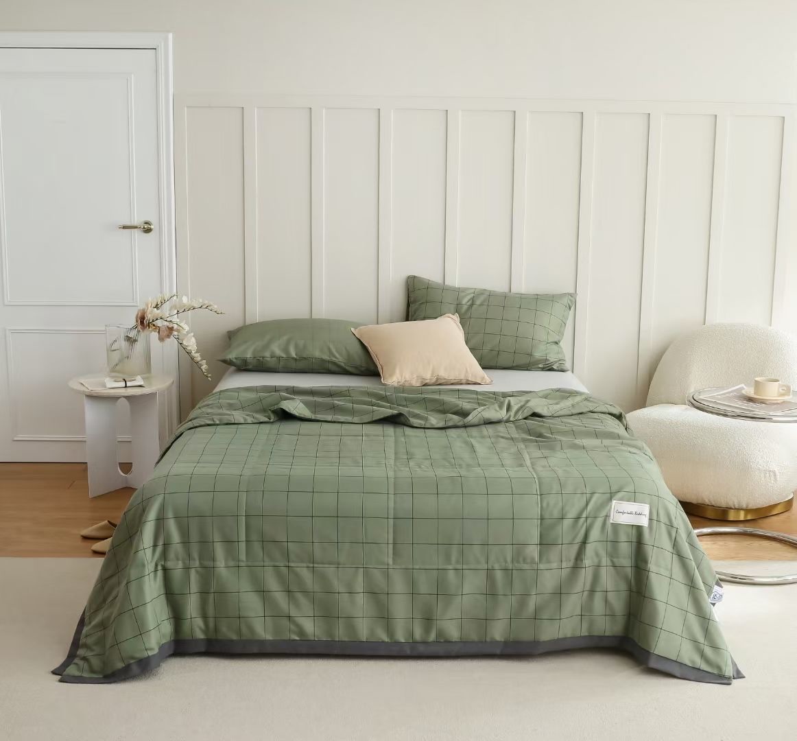 Bedding Antibacterial Silk Check Wash Summer Quilt With Air Conditioning Application Scenario