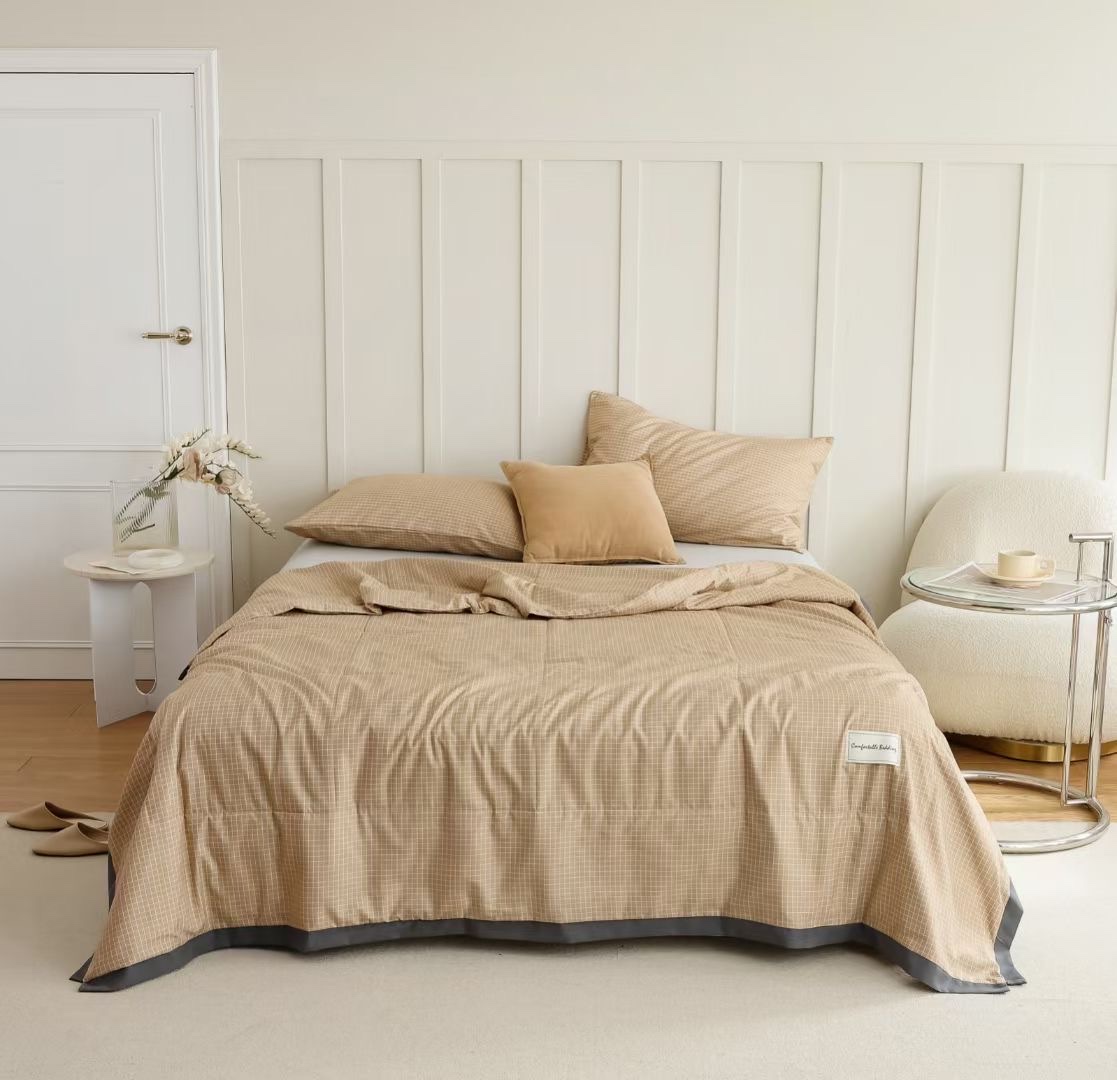 Bedding Antibacterial Silk Check Wash Summer Quilt With Air Conditioning Item Picture