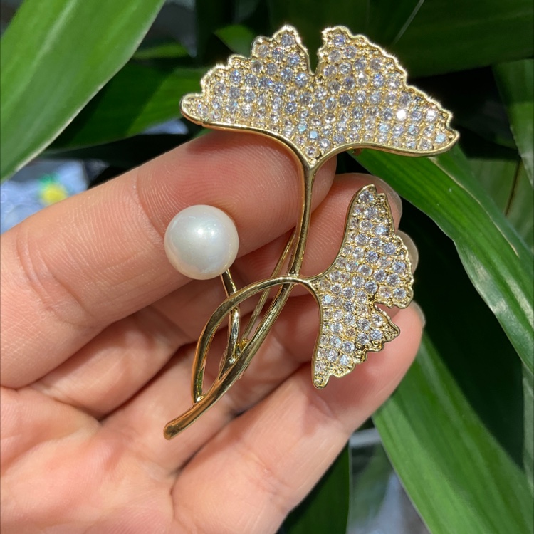 Pearl microinlaid zircon Ginkgo corsage delicate suit pin Cardigan Coat accessories all lap collar pin