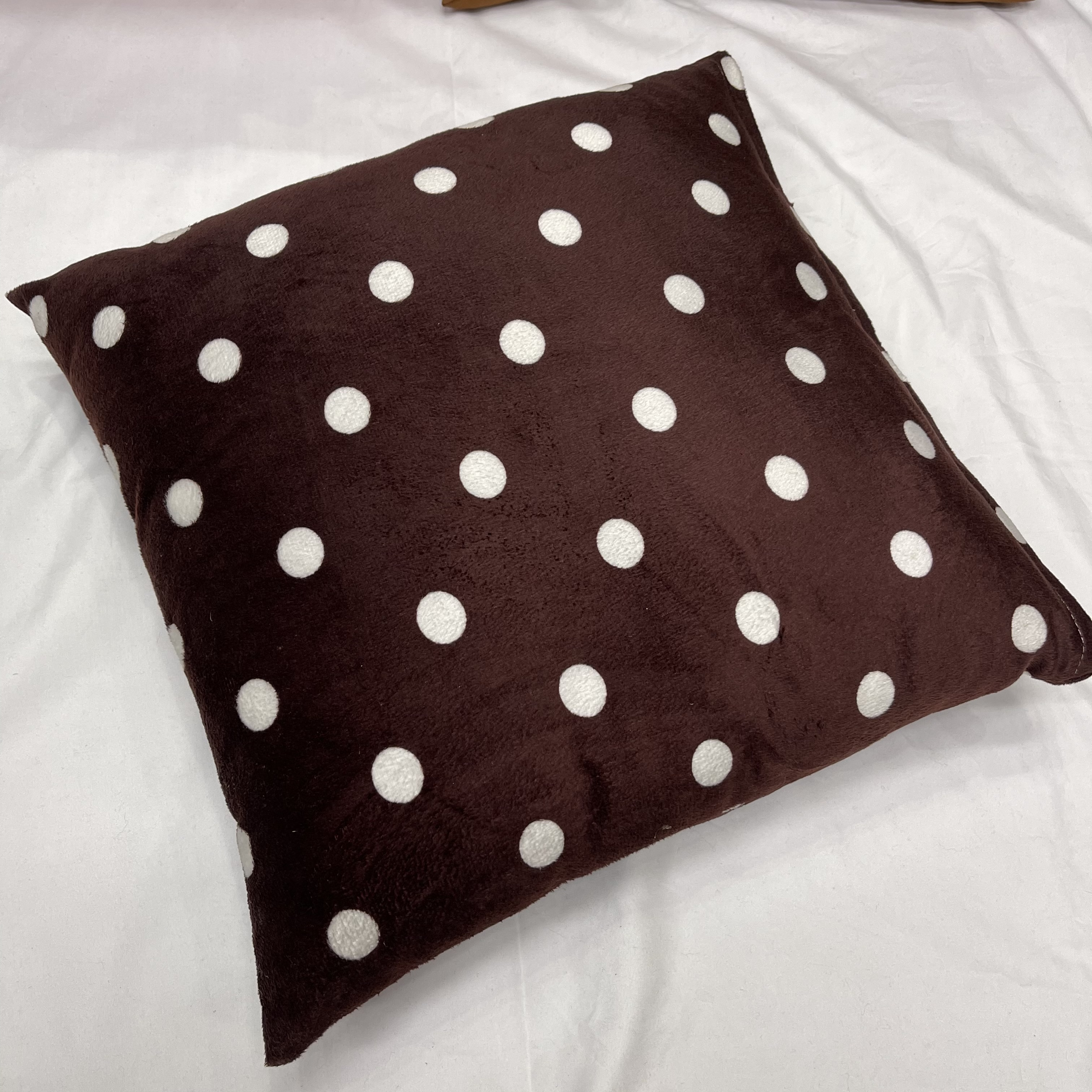 New Explosive Manufacturers Direct Sales Polka Dot Short Velvet Car Pillow Home Bed Sofa Tatami Cushion Ultra Soft Pillow Case Plus Pillow Core Item Picture